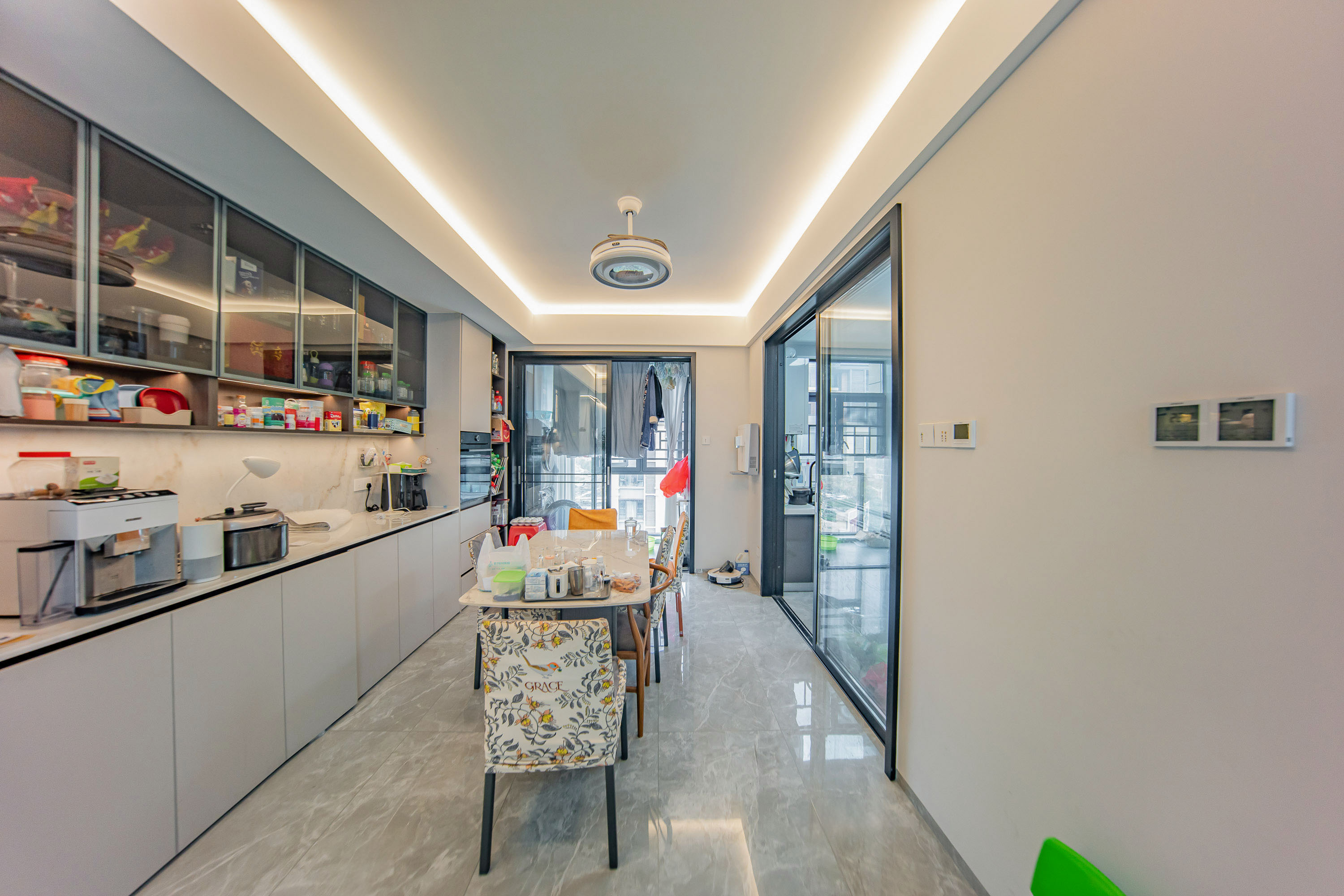 江山帝景雅墅(普罗旺斯) 4室2厅2卫 266.0万 江山帝景雅墅(普罗旺斯) 4室2厅2卫 266.0万客厅