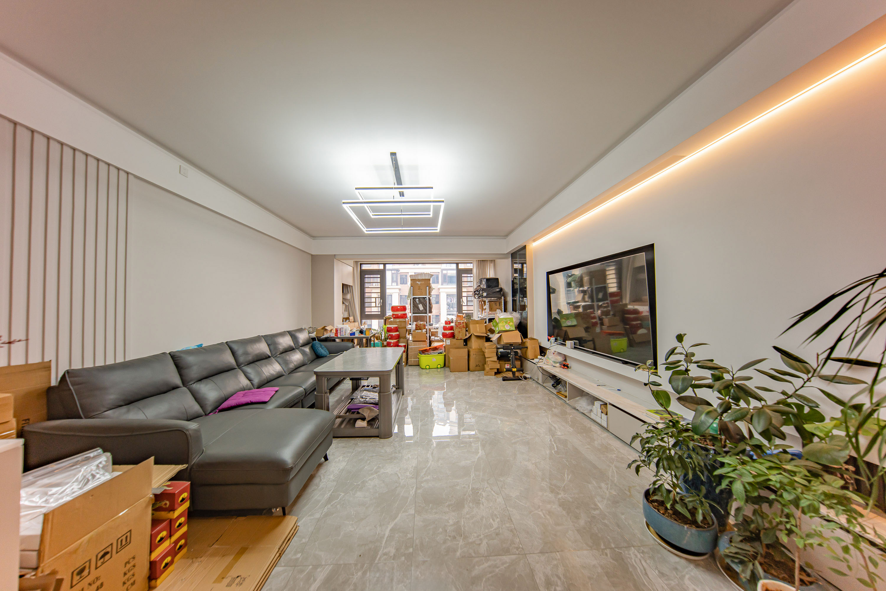 江山帝景雅墅(普罗旺斯) 4室2厅2卫 266.0万 江山帝景雅墅(普罗旺斯) 4室2厅2卫 266.0万客厅