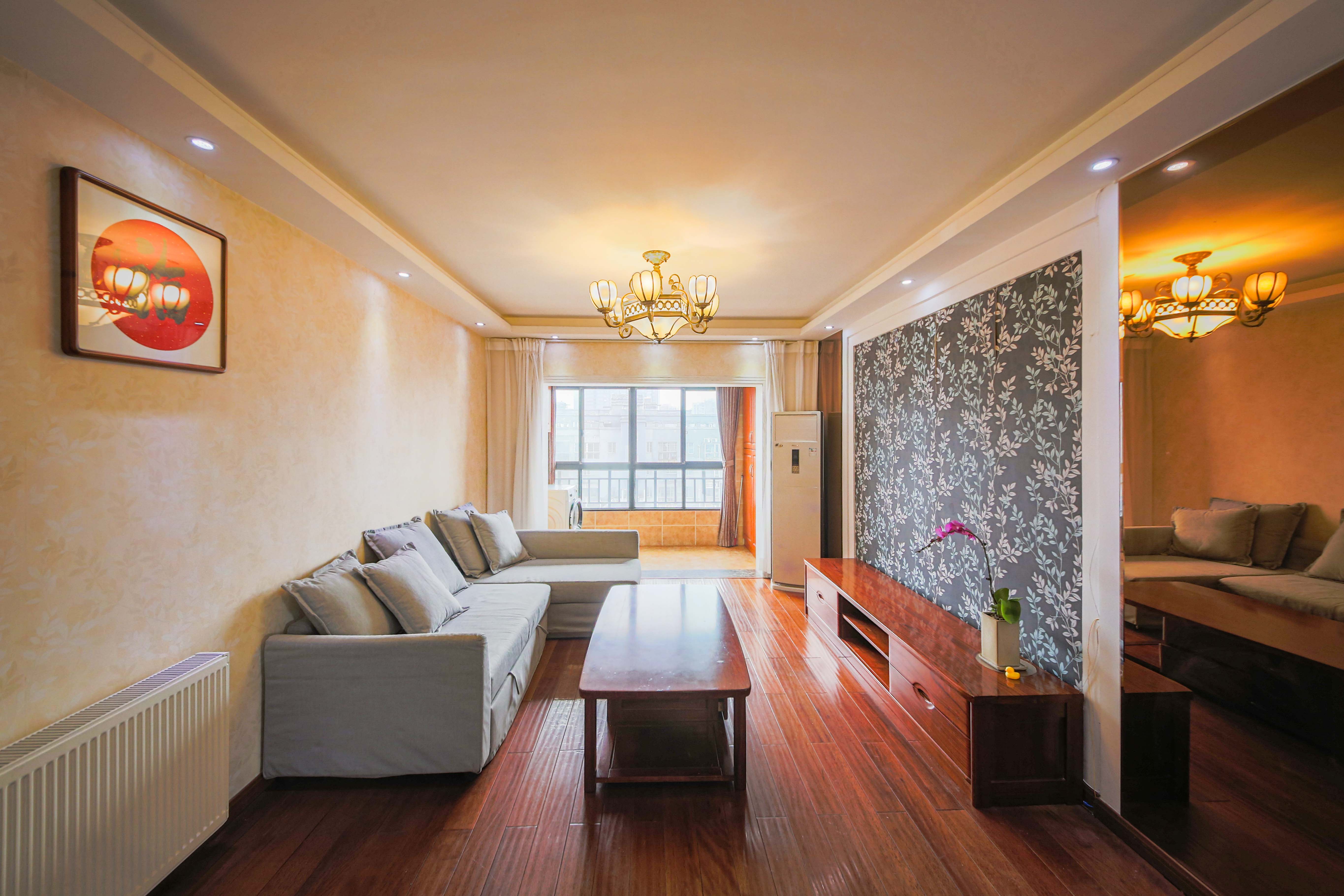 上峰苑(兰亭玥岛) 2室2厅1卫 72.0万 上峰苑(兰亭玥岛) 2室2厅1卫 72.0万客厅