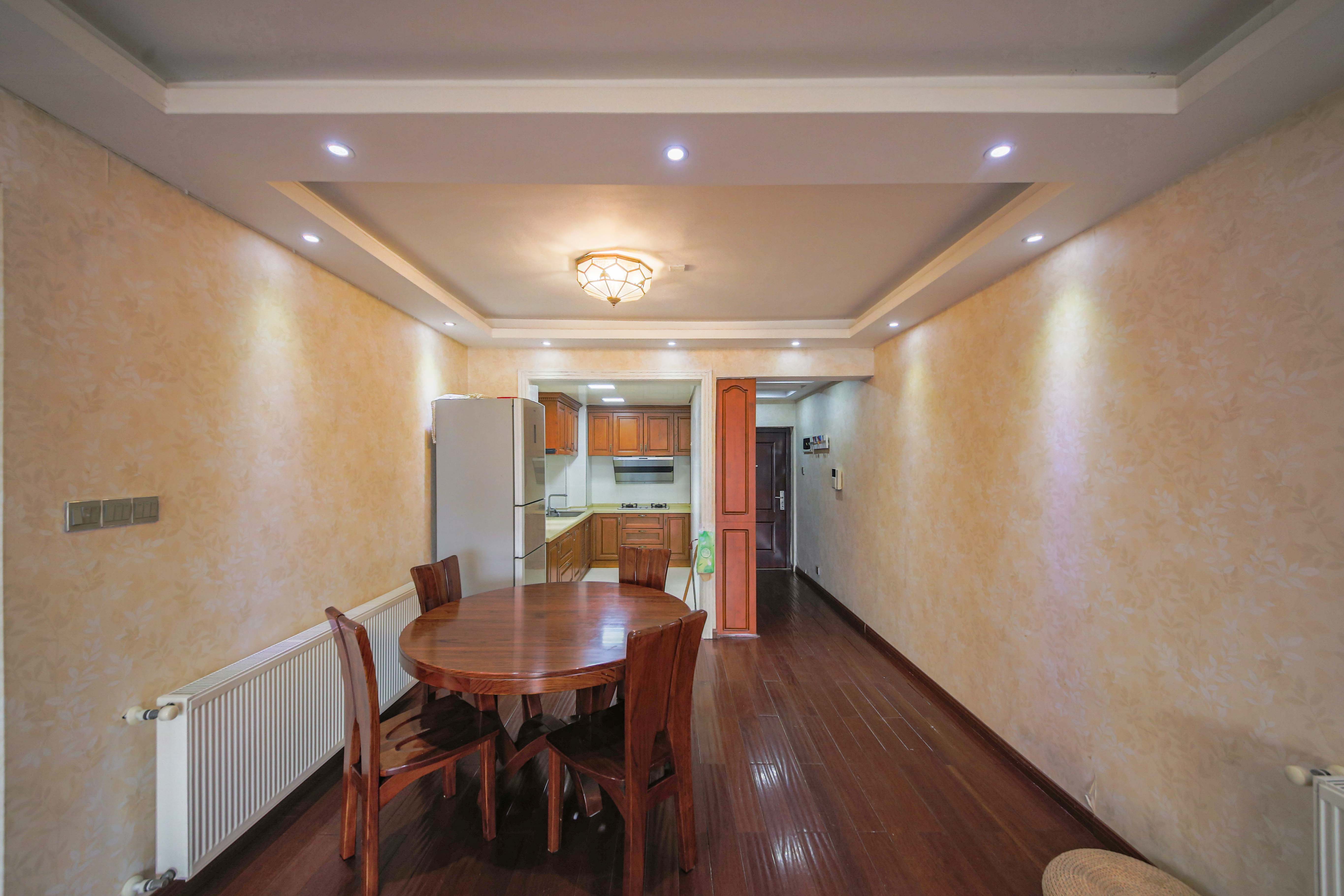 上峰苑(兰亭玥岛) 2室2厅1卫 72.0万 上峰苑(兰亭玥岛) 2室2厅1卫 72.0万客厅