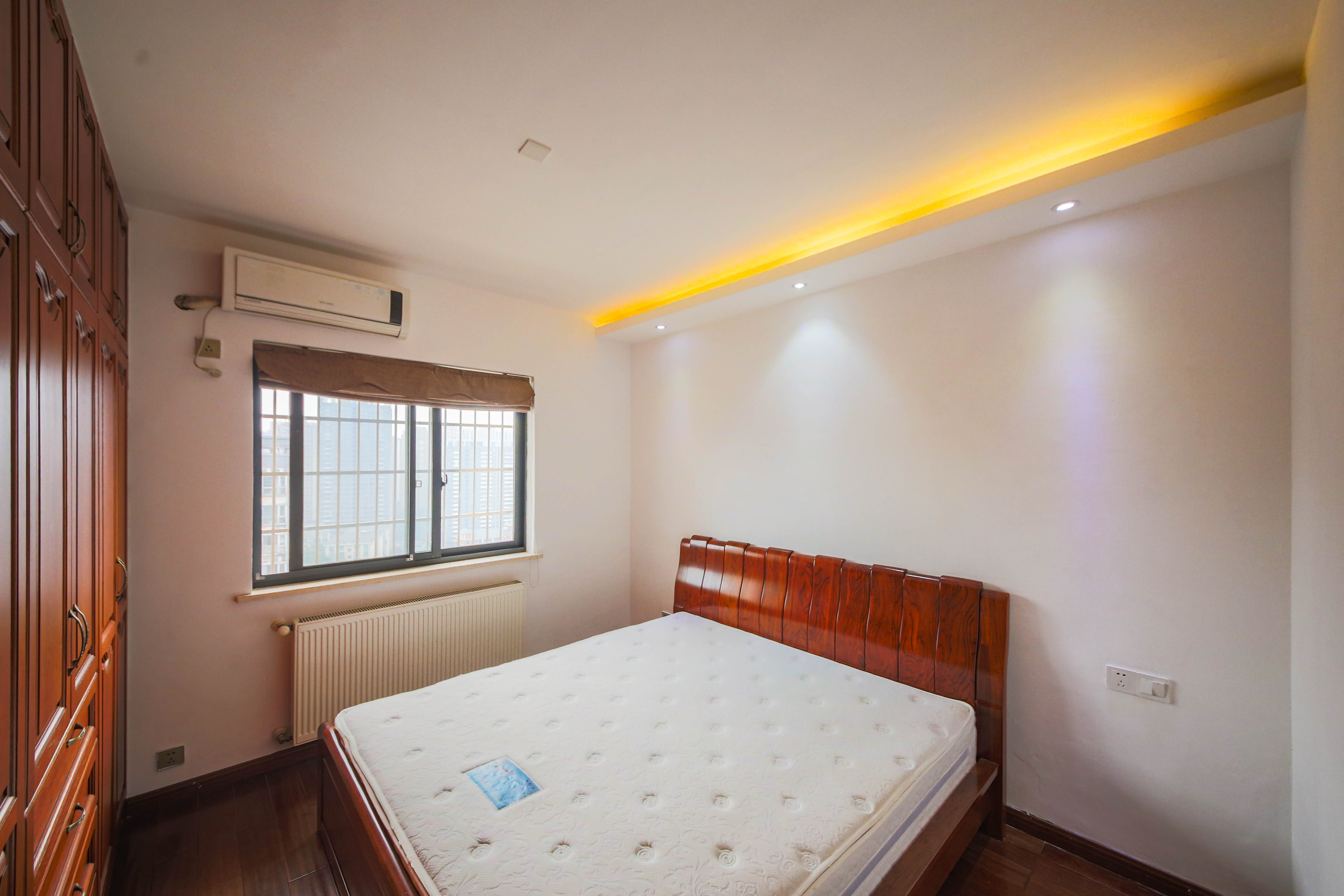 上峰苑(兰亭玥岛) 2室2厅1卫 72.0万 上峰苑(兰亭玥岛) 2室2厅1卫 72.0万卧室