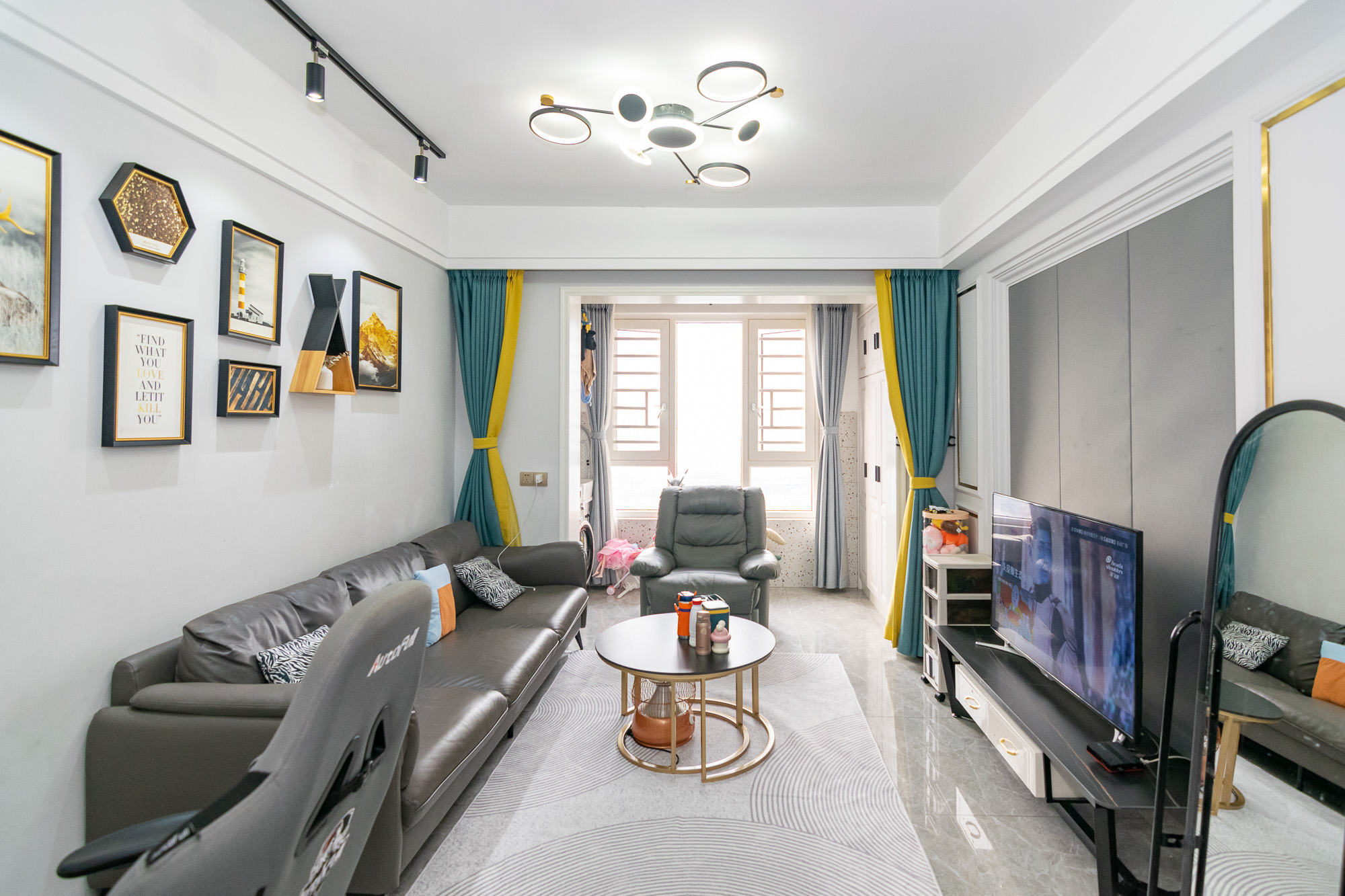 金地三千府(金地湖山樾、金地自在城)  2室1厅1卫    58.8万 金地三千府(金地湖山樾、金地自在城)  2室1厅1卫    58.8万客厅