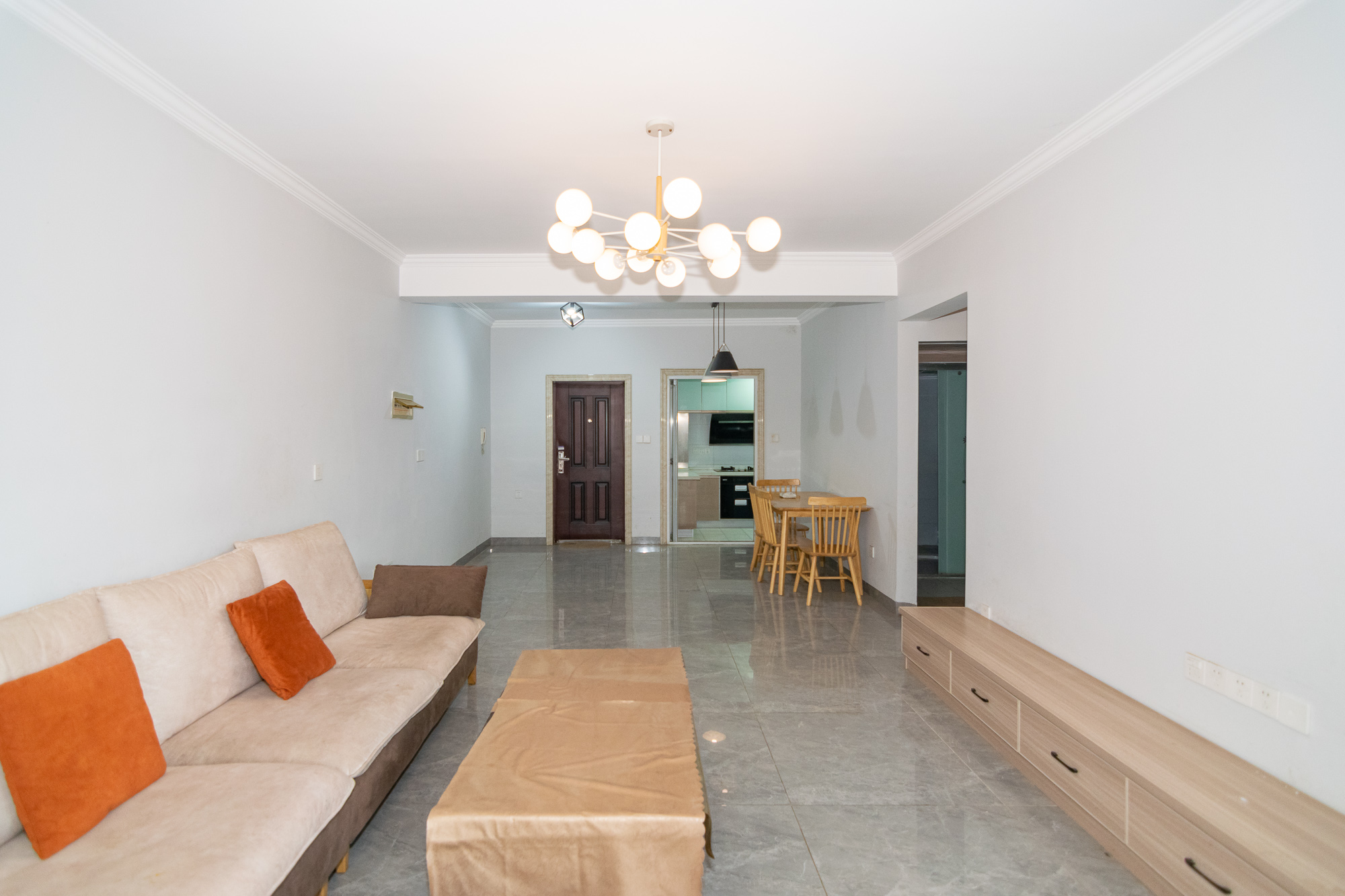 红建滨水铭城 3室2厅2卫 58.8万 红建滨水铭城 3室2厅2卫 58.8万客厅