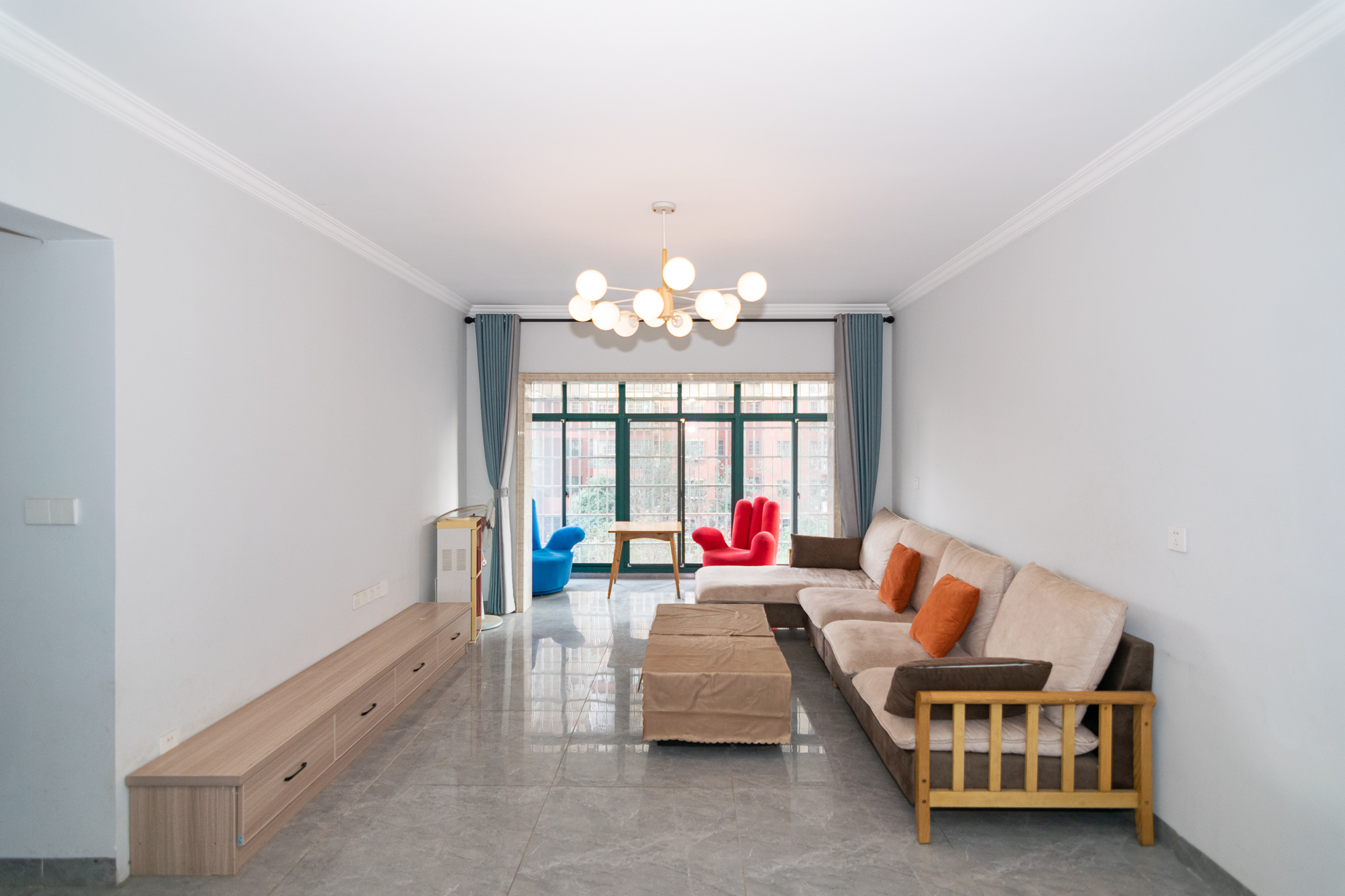 红建滨水铭城 3室2厅2卫 58.8万 红建滨水铭城 3室2厅2卫 58.8万客厅