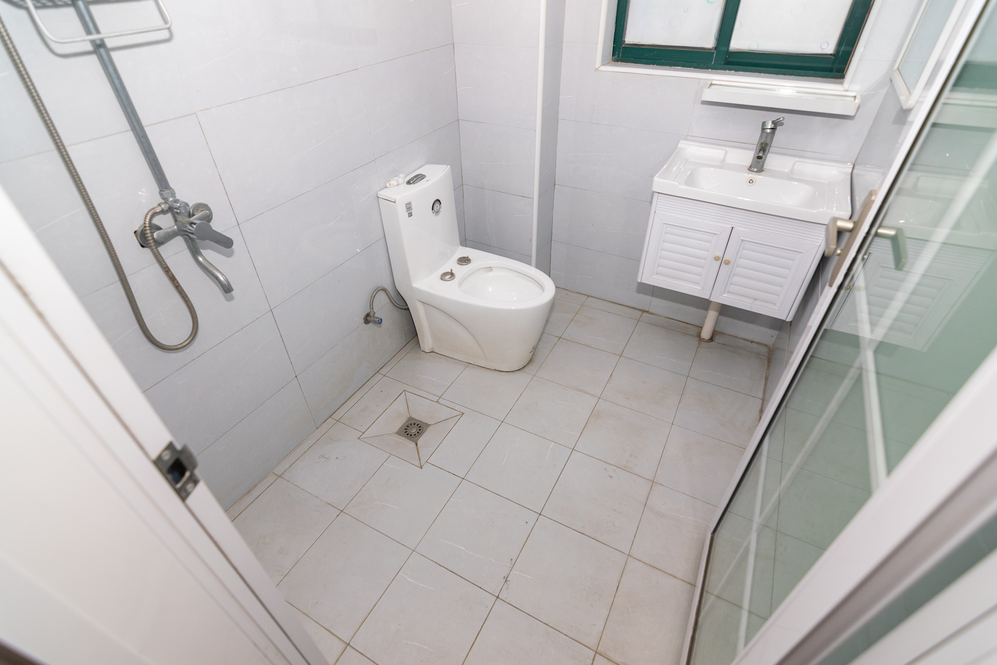 红建滨水铭城 3室2厅2卫 58.8万 红建滨水铭城 3室2厅2卫 58.8万卫生间