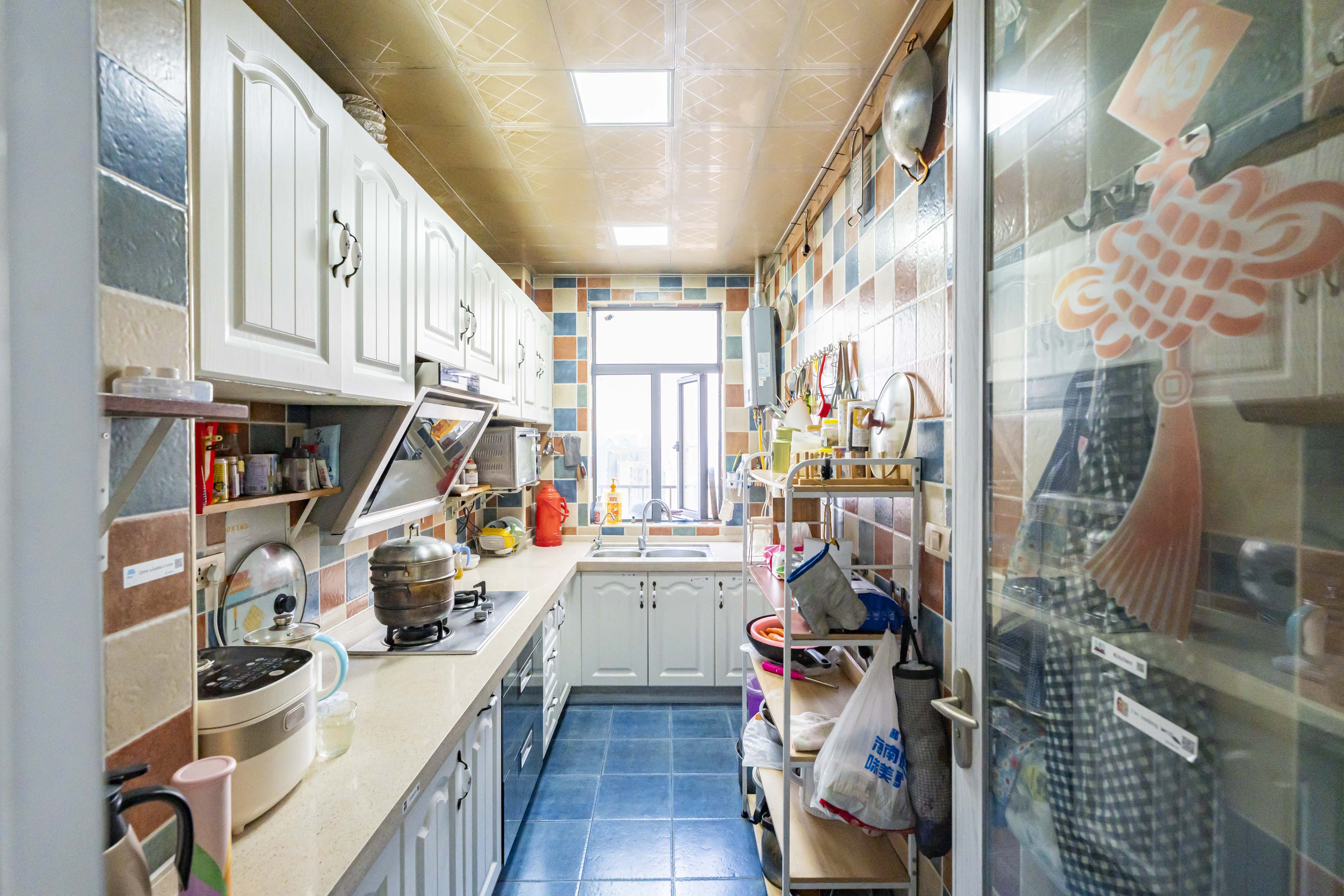 悦湖山  4室2厅1卫    65.0万 悦湖山  4室2厅1卫    65.0万厨房