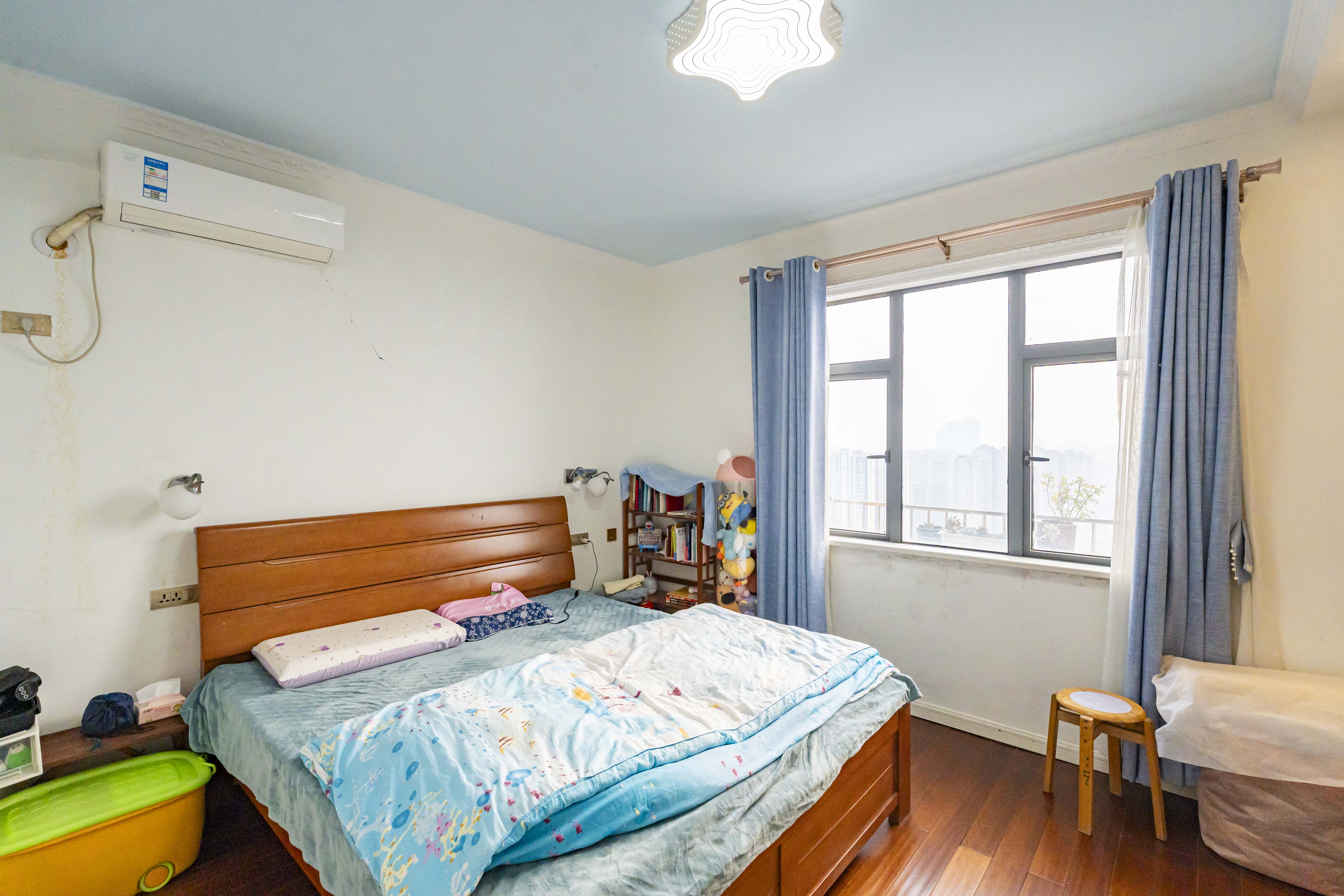 悦湖山  4室2厅1卫    65.0万 悦湖山  4室2厅1卫    65.0万卧室