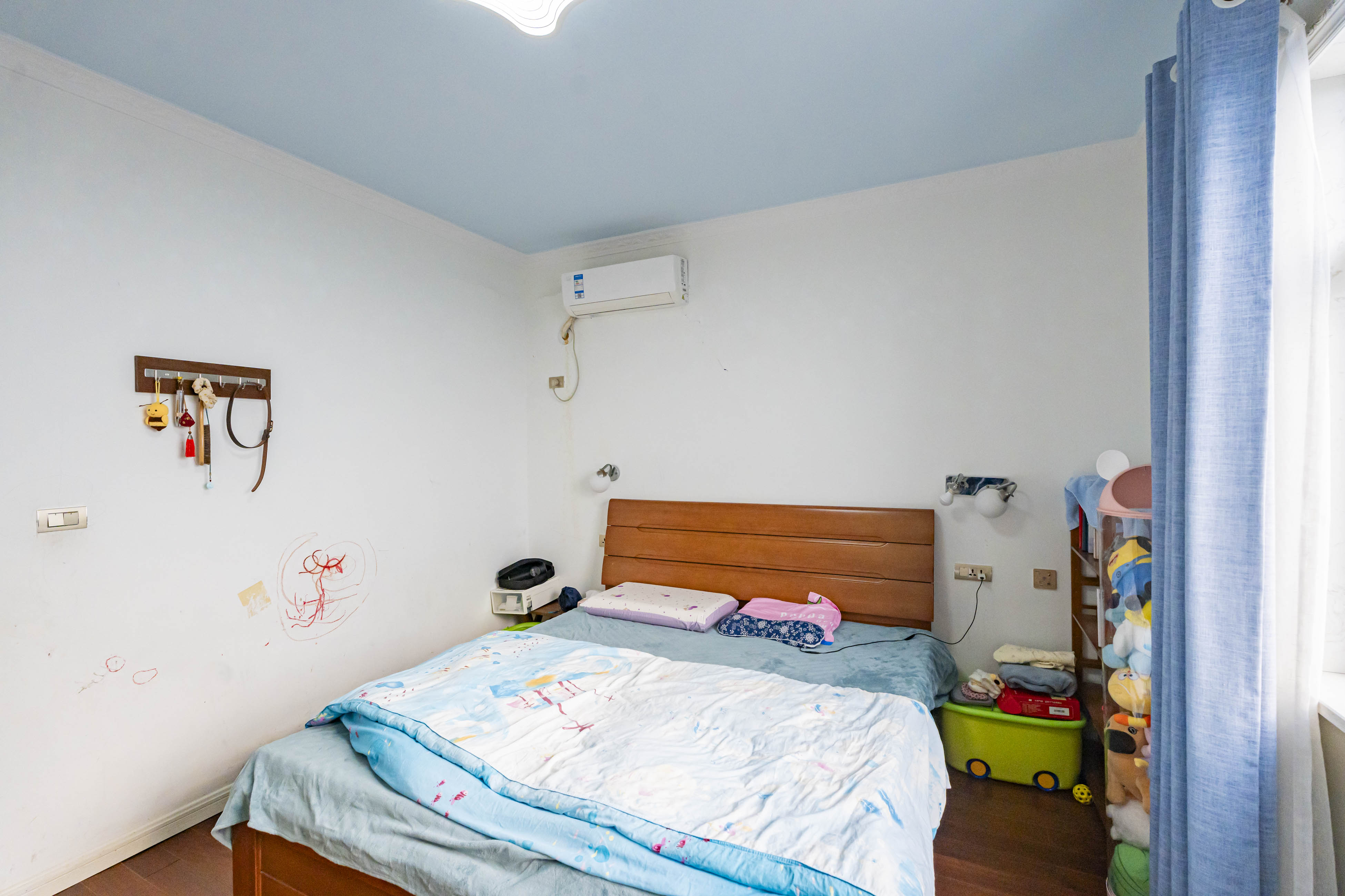 悦湖山  4室2厅1卫    65.0万 悦湖山  4室2厅1卫    65.0万卧室