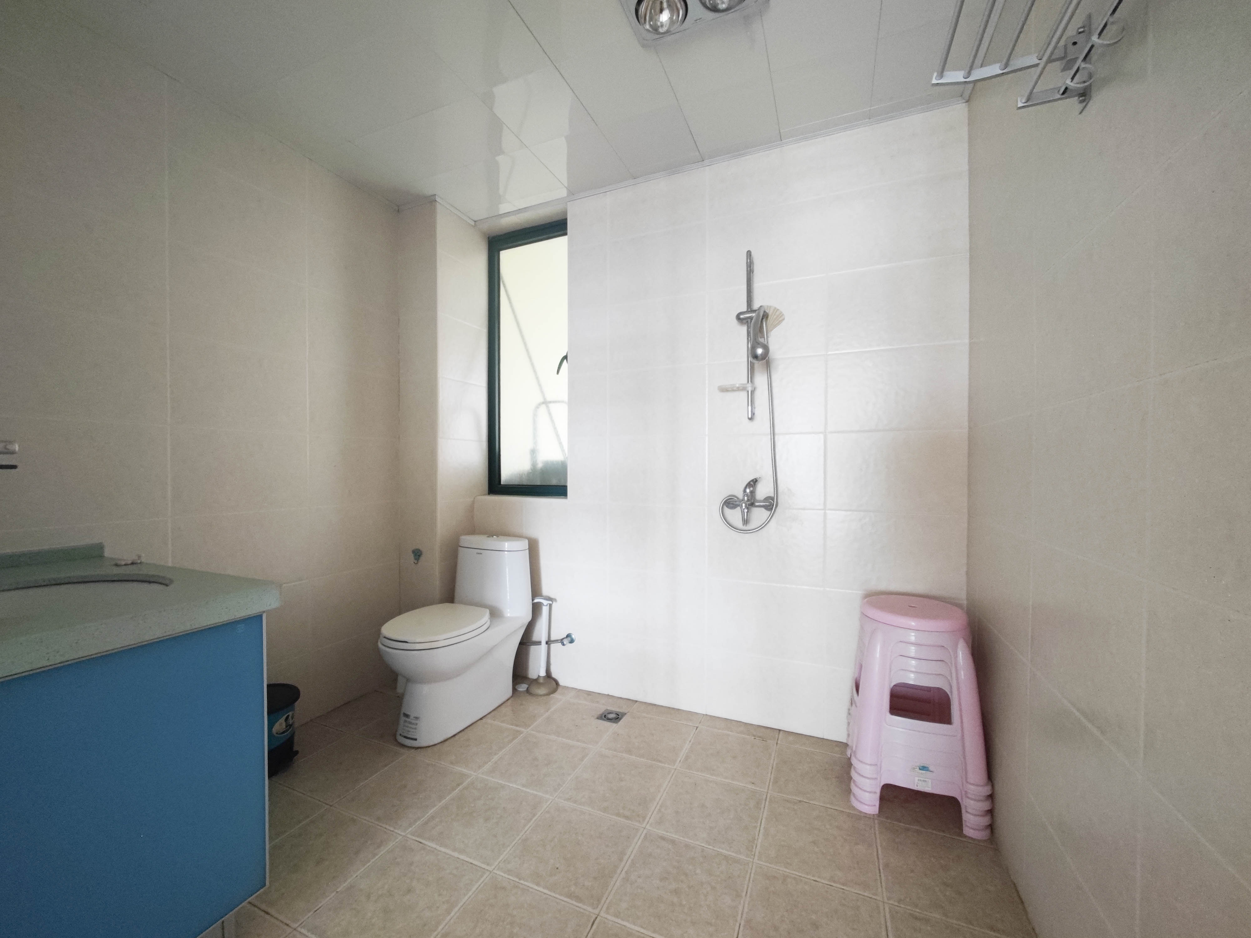 华盛世纪新城 4室2厅2卫 110.0万 华盛世纪新城 4室2厅2卫 110.0万卫生间