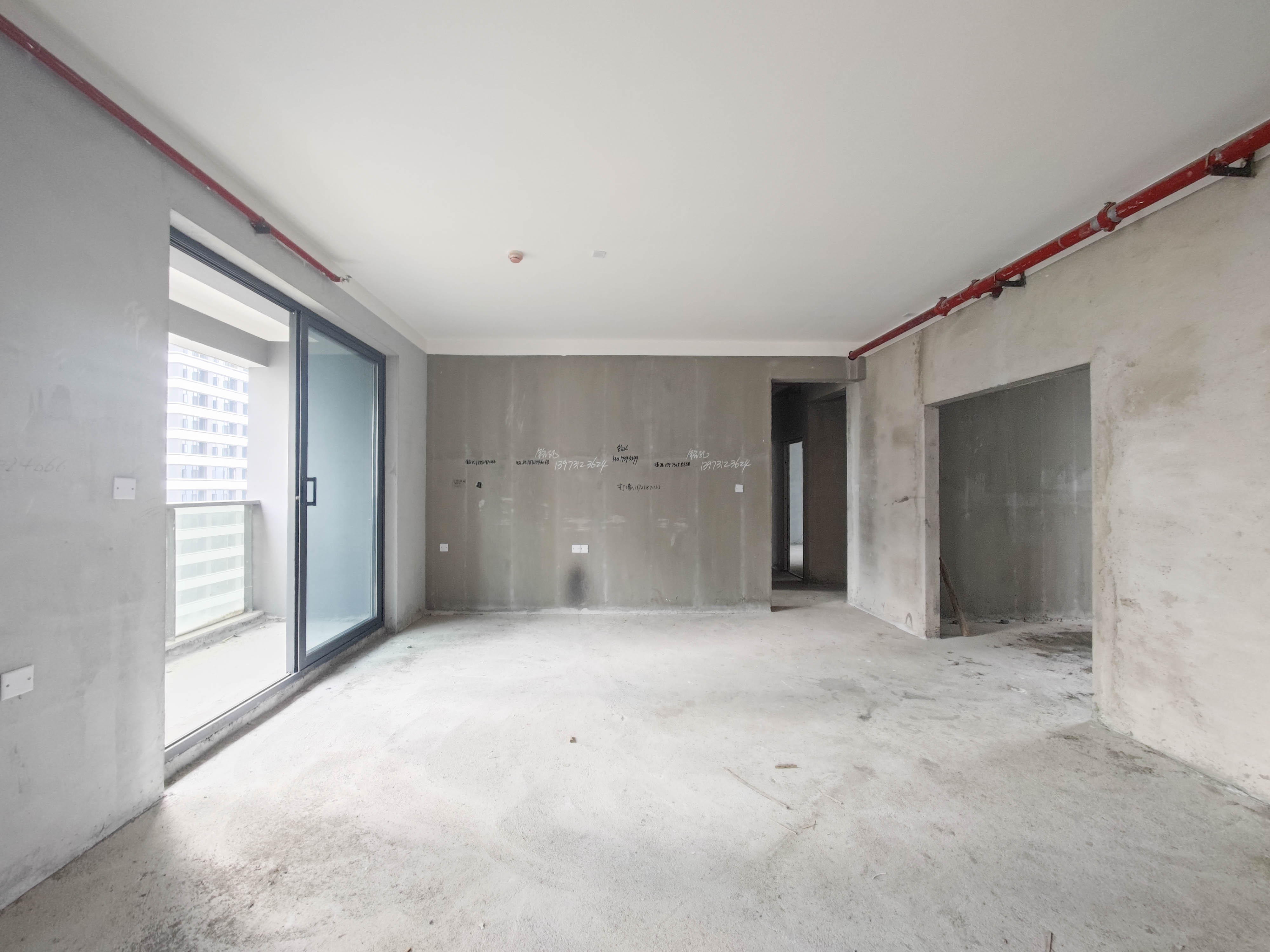 融创会展上东区  5室2厅3卫    176.0万 融创会展上东区  5室2厅3卫    176.0万客厅