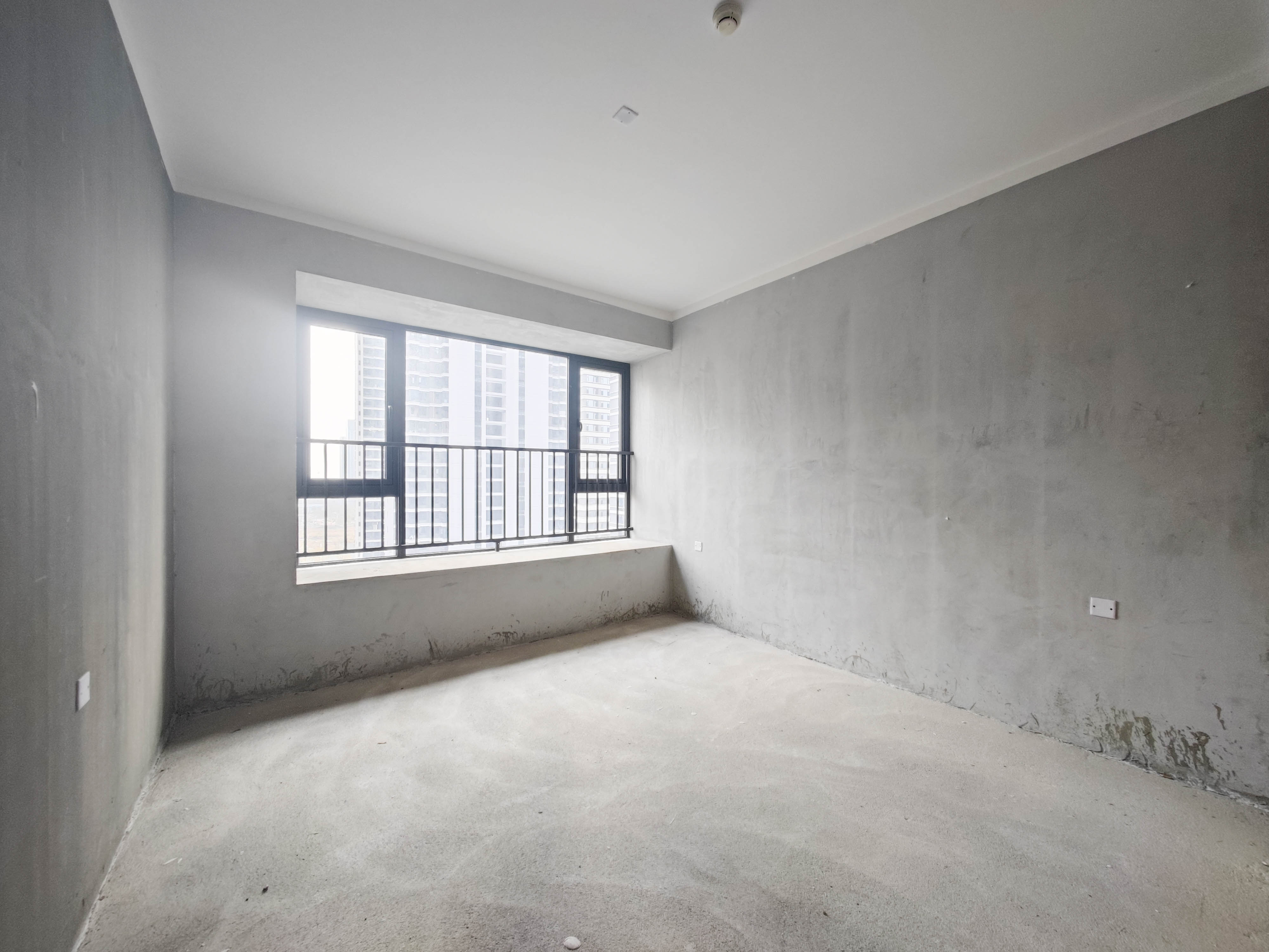 融创会展上东区  5室2厅3卫    176.0万 融创会展上东区  5室2厅3卫    176.0万卧室