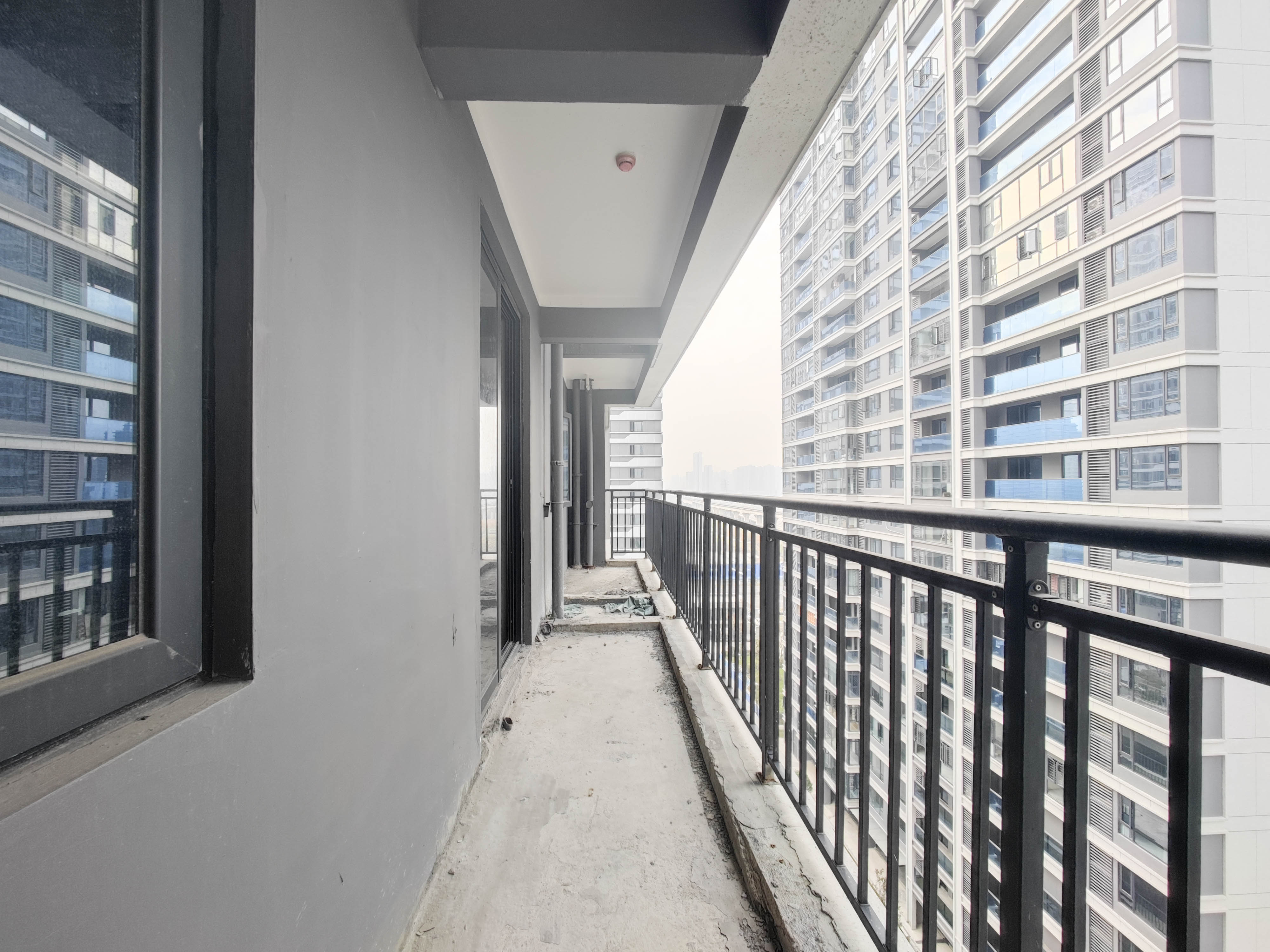 融创会展上东区  5室2厅3卫    176.0万 融创会展上东区  5室2厅3卫    176.0万阳台