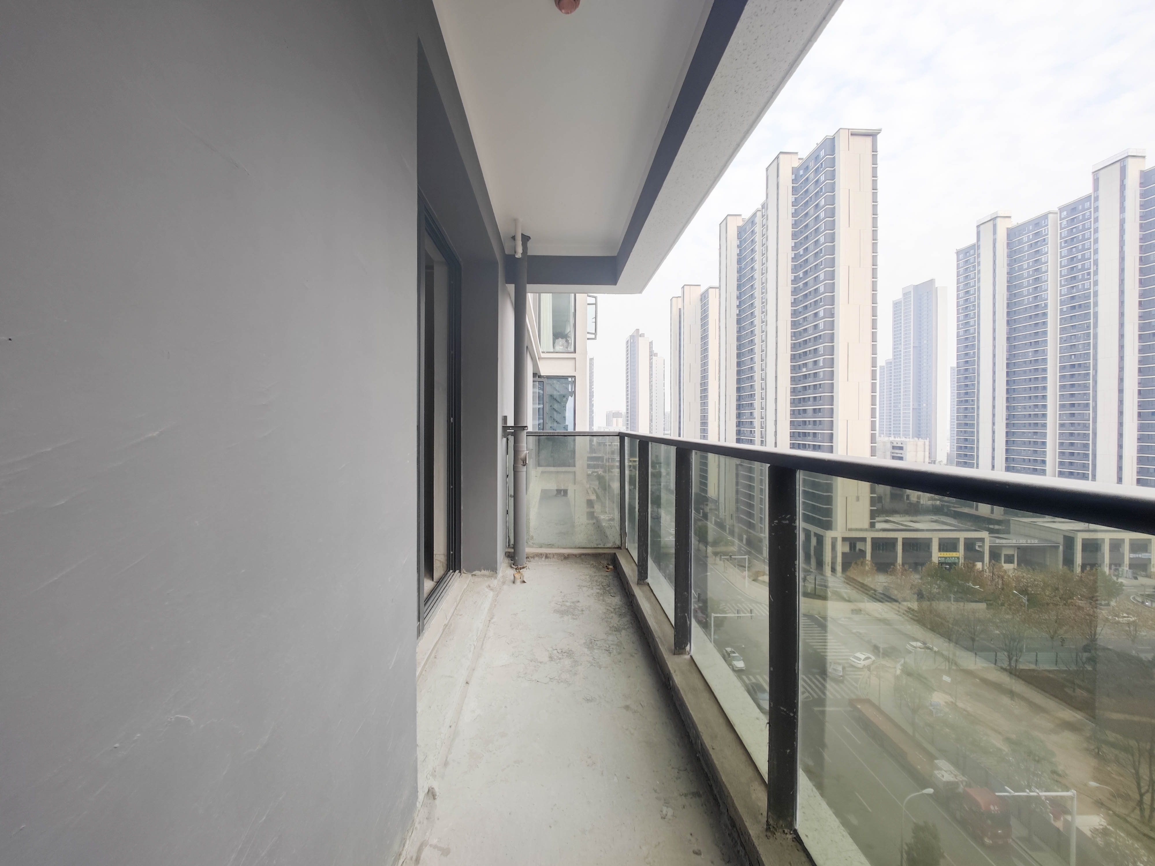 融创会展上东区  5室2厅3卫    176.0万 融创会展上东区  5室2厅3卫    176.0万阳台