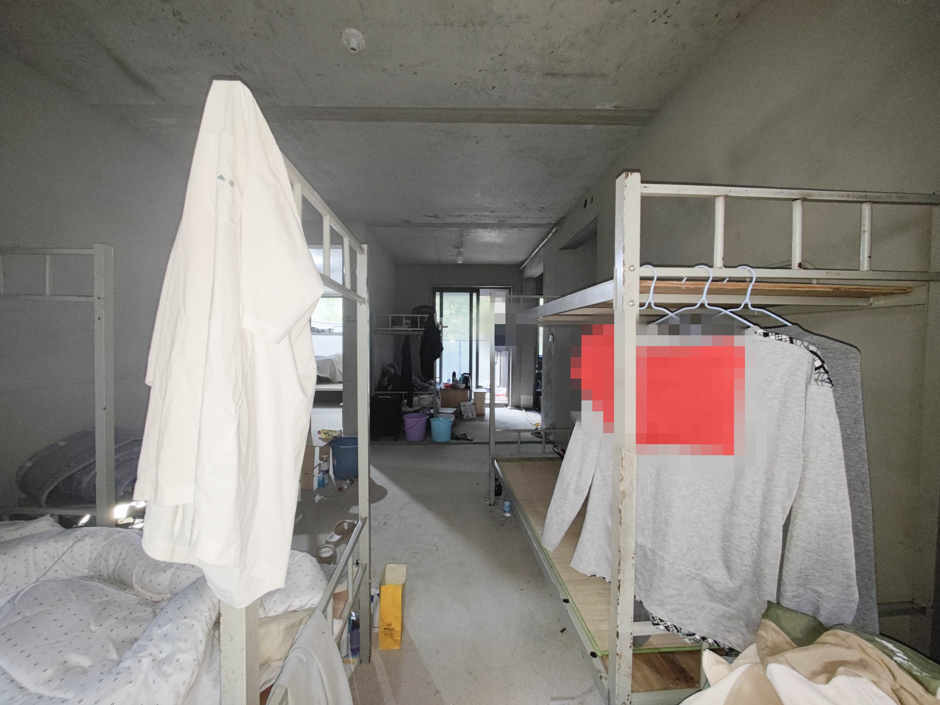 新城明昱东方  3室2厅2卫   85.00万客厅