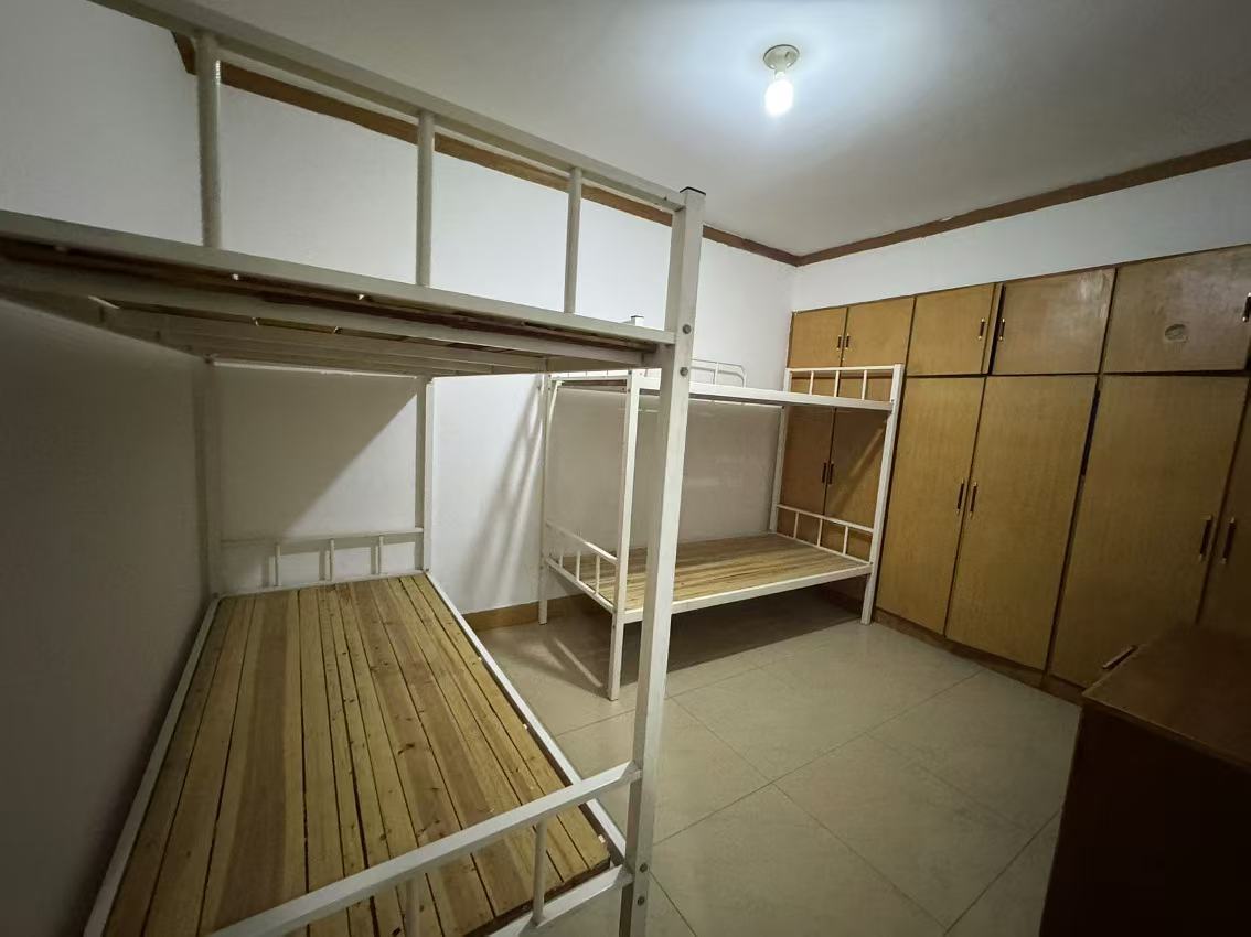 大众公寓(人人家宿舍) 3室1厅1卫 2000.0元/月 大众公寓(人人家宿舍) 3室1厅1卫 2000.0元/月室内图