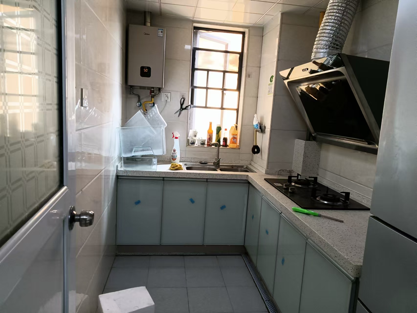 保利城(中航城国际社区、郡原美村)  3室2厅1卫    2000.0元/月 保利城(中航城国际社区、郡原美村)  3室2厅1卫    2000.0元/月室内图