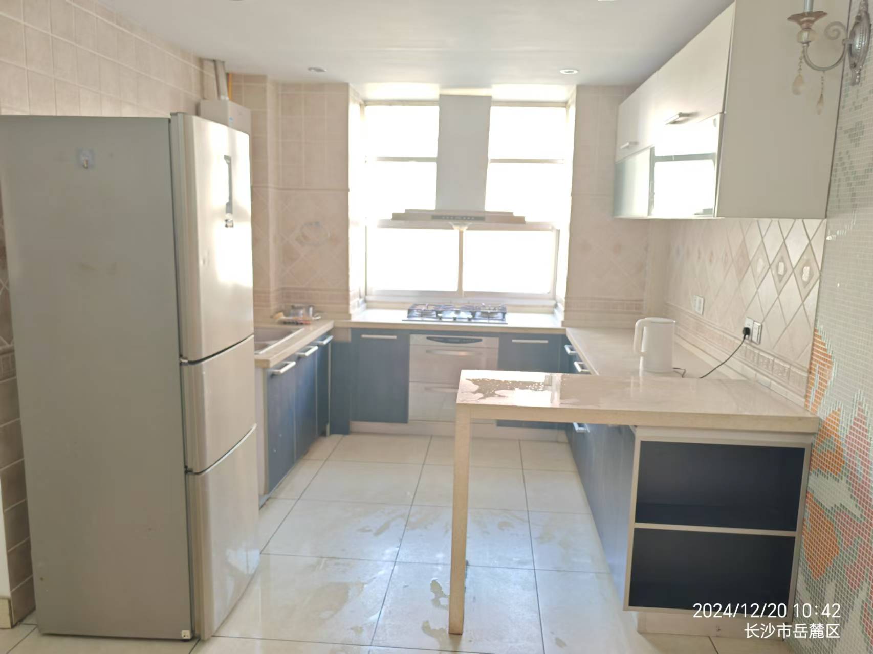 湘卫花苑  4室2厅2卫    3000.0元/月 湘卫花苑  4室2厅2卫    3000.0元/月室内图