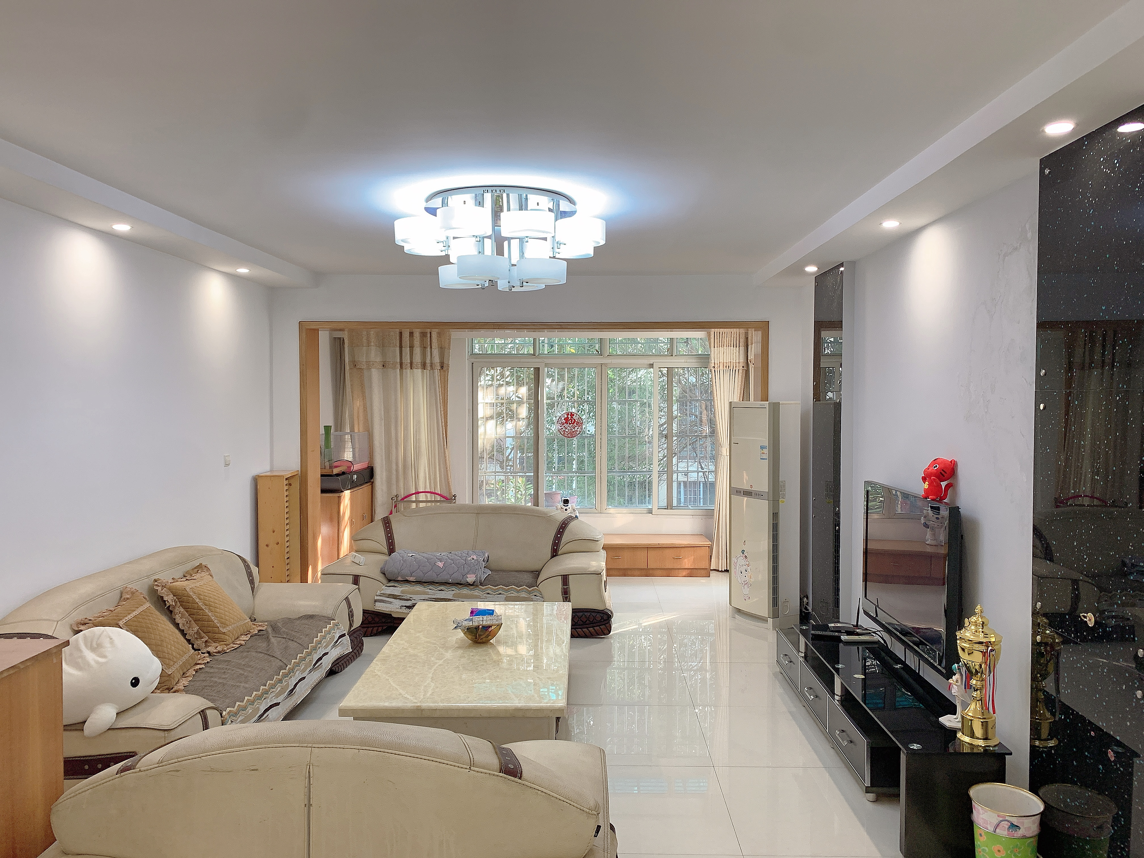 八方小区D区  4室2厅2卫    4800.0元/月 八方小区D区  4室2厅2卫    4800.0元/月室内图