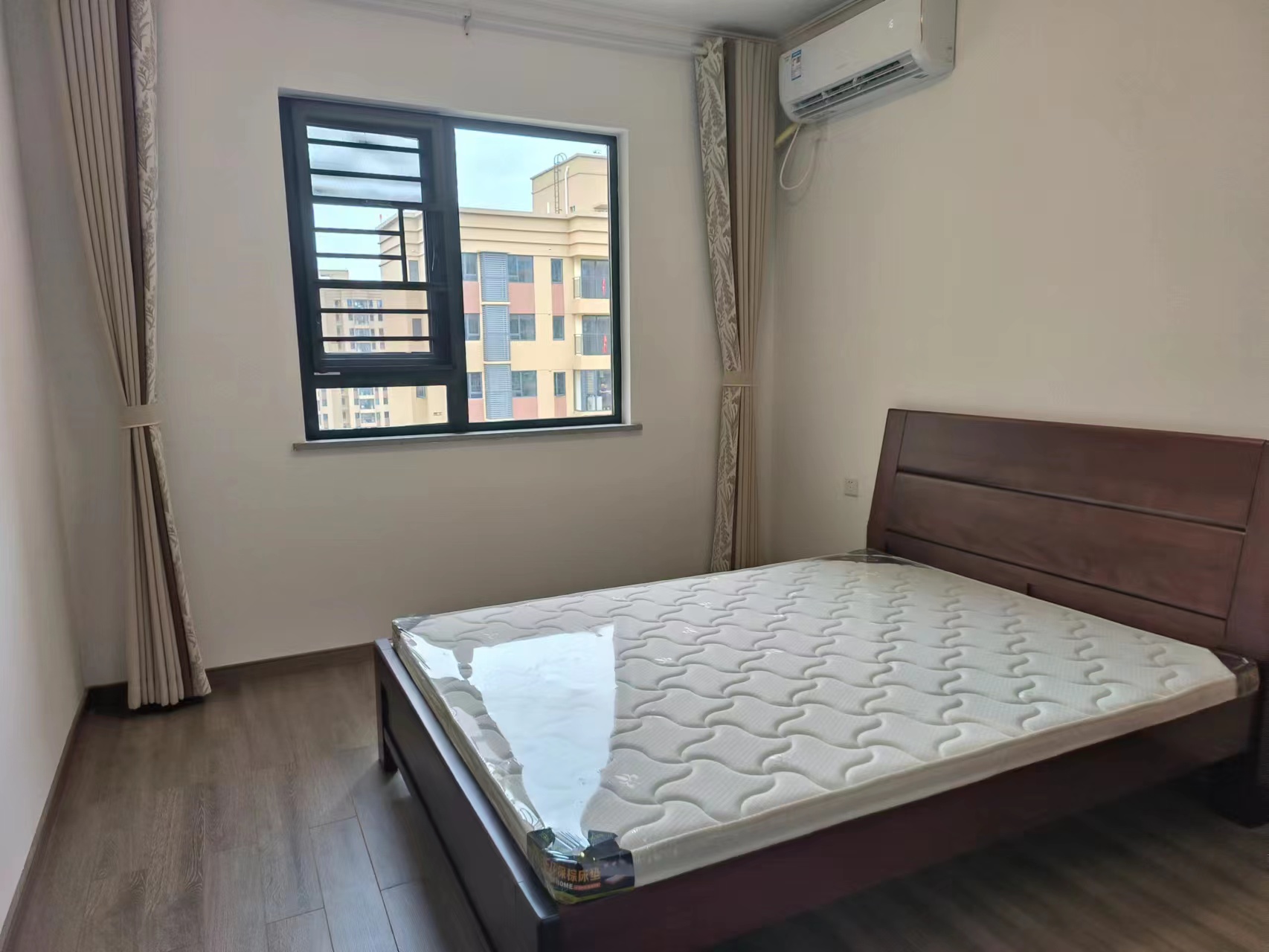 中建璟和城  4室2厅2卫   3200.00元/月室内图