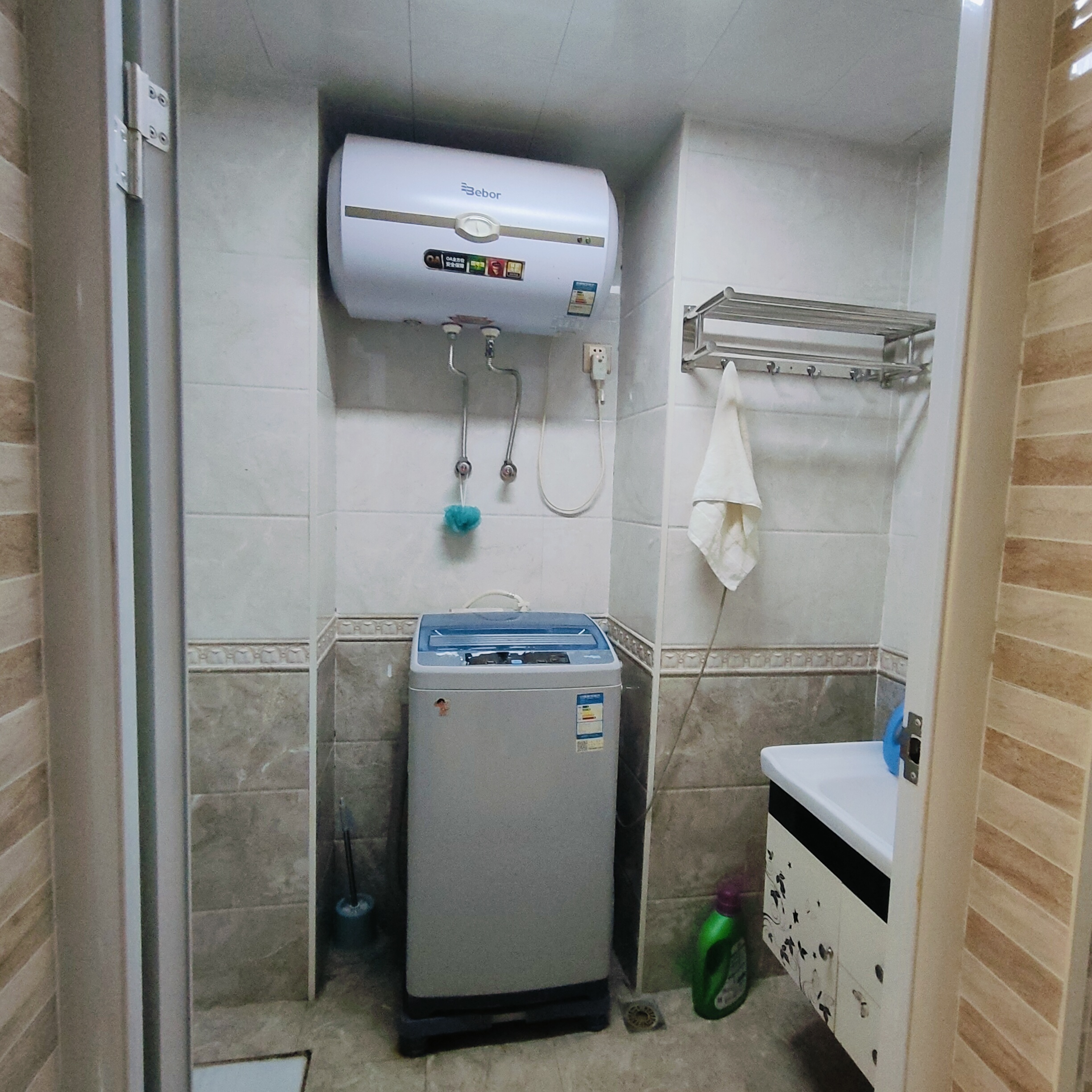 梓山湖公馆  1室1厅1卫   1300.00元/月室内图