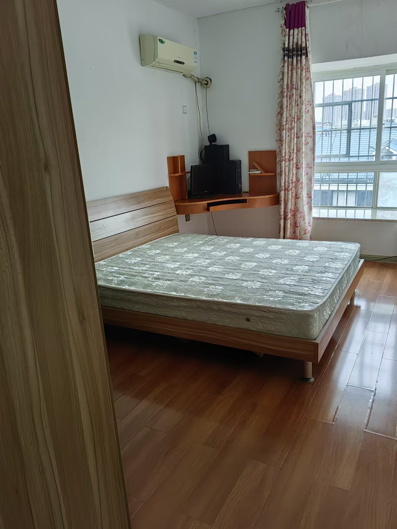 锦绣滨江  3室2厅2卫   700.00元/月室内图