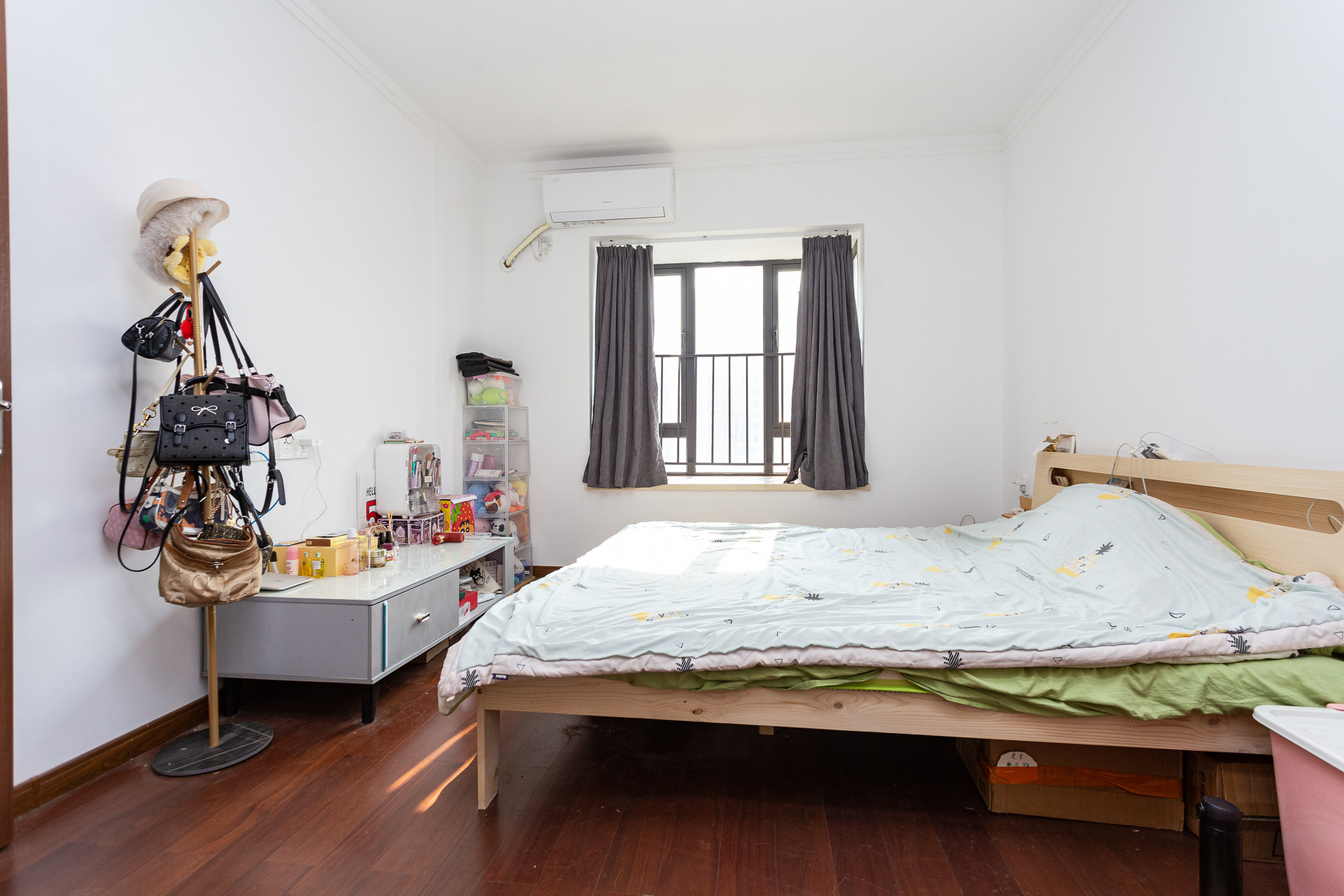 万润滨江天著 4室2厅2卫 132.0万 万润滨江天著 4室2厅2卫 132.0万卧室