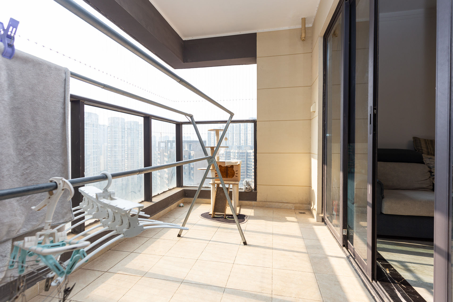 万润滨江天著 4室2厅2卫 132.0万 万润滨江天著 4室2厅2卫 132.0万阳台