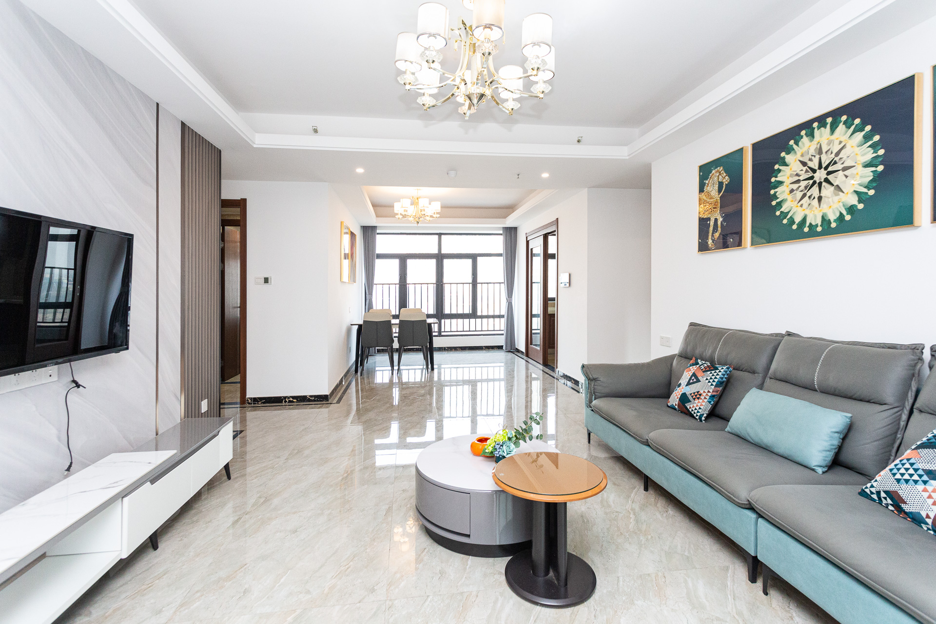 万润滨江天著 4室2厅2卫 165.0万 万润滨江天著 4室2厅2卫 165.0万客厅