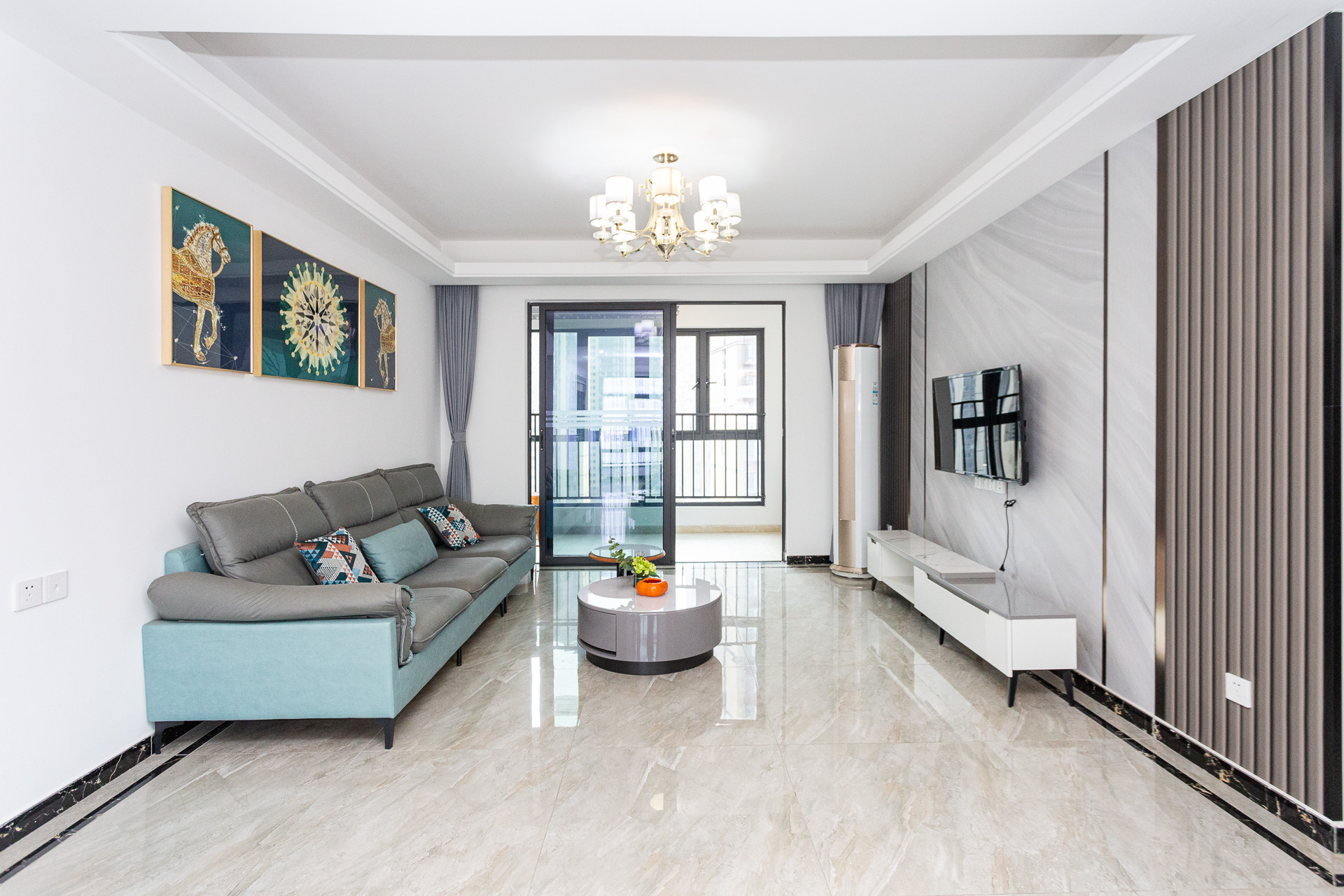 万润滨江天著 4室2厅2卫 165.0万 万润滨江天著 4室2厅2卫 165.0万客厅