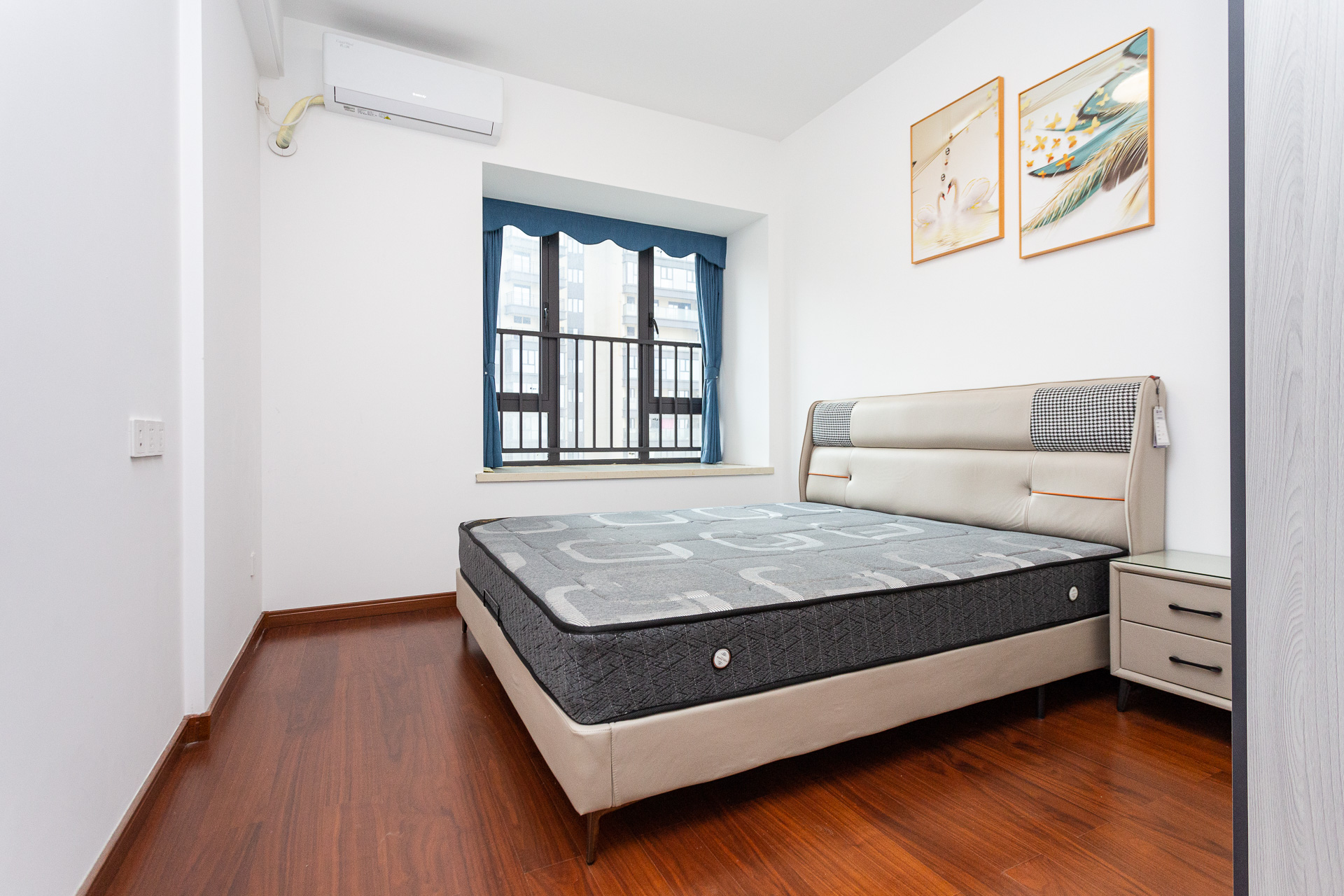 万润滨江天著 4室2厅2卫 165.0万 万润滨江天著 4室2厅2卫 165.0万卧室