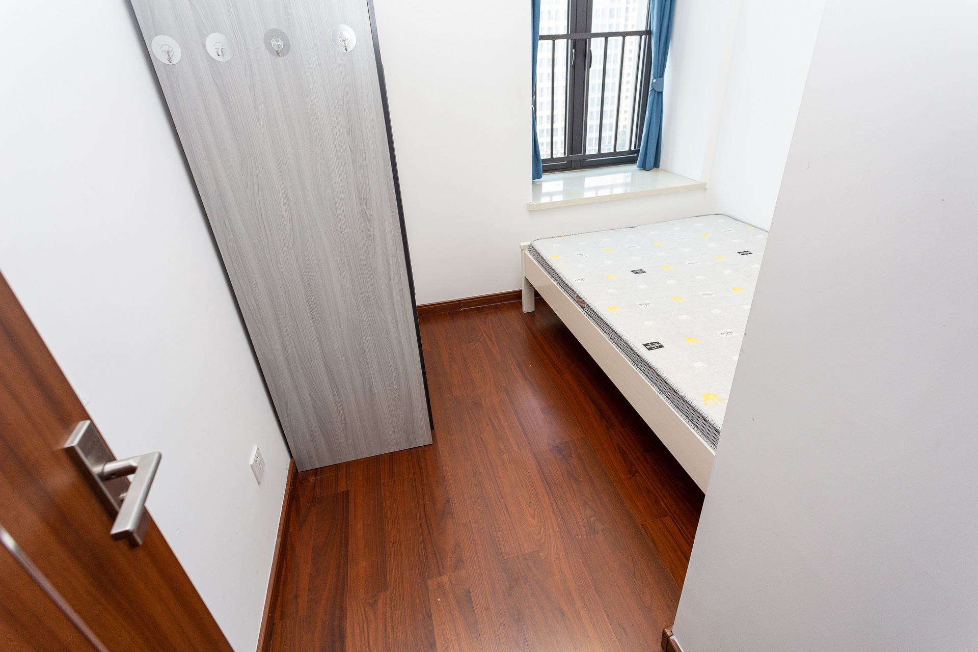 万润滨江天著 4室2厅2卫 165.0万 万润滨江天著 4室2厅2卫 165.0万卧室