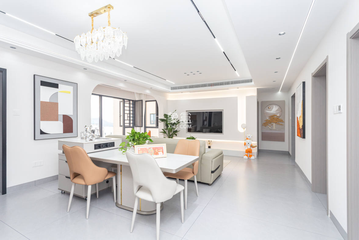 金湘苑(星澜之悦) 4室2厅2卫 117.0万 金湘苑(星澜之悦) 4室2厅2卫 117.0万客厅