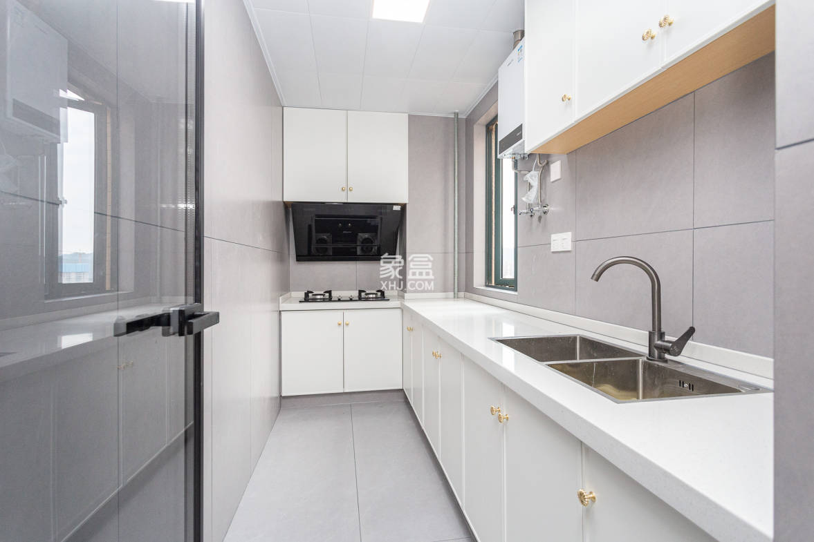 金湘苑(星澜之悦) 4室2厅2卫 117.0万 金湘苑(星澜之悦) 4室2厅2卫 117.0万厨房