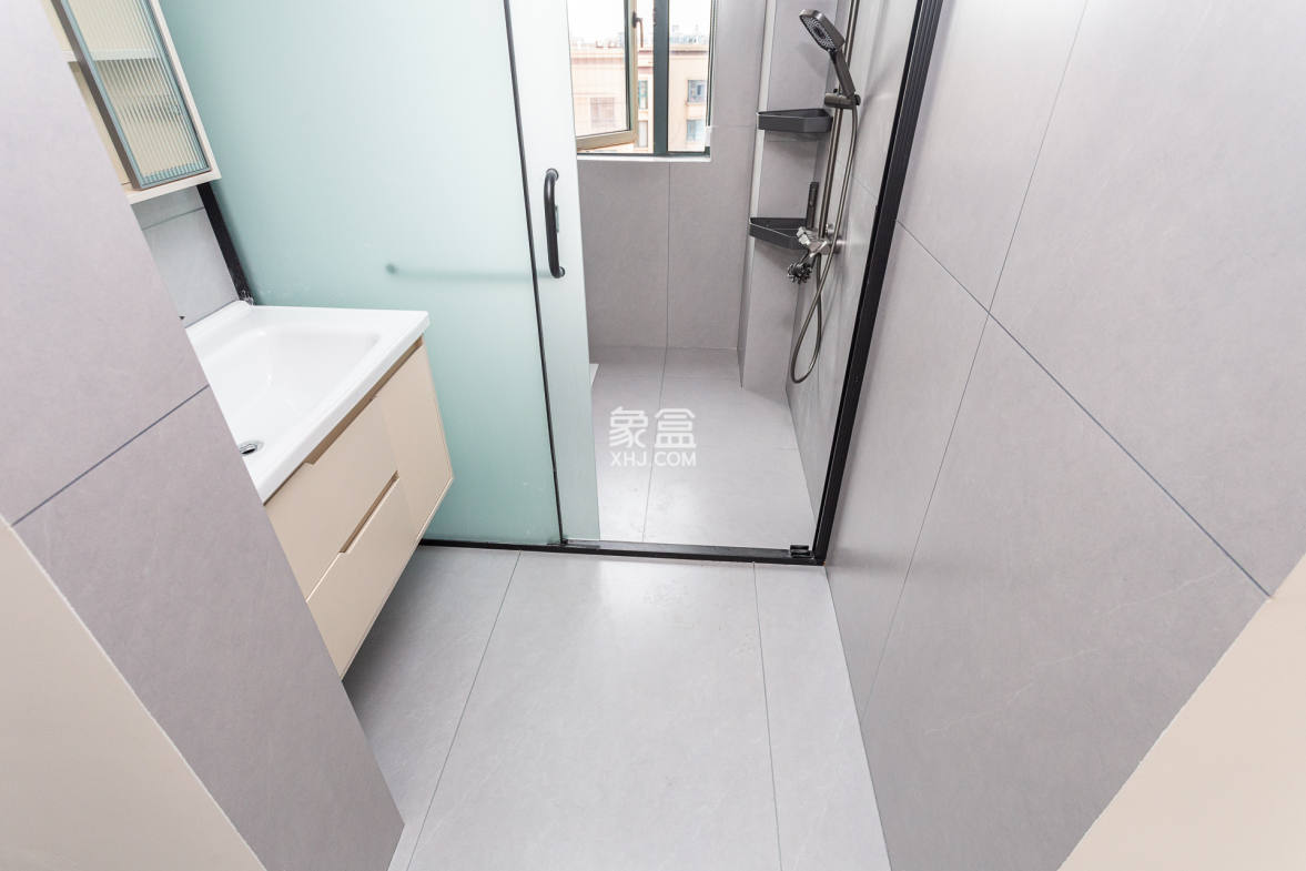 金湘苑(星澜之悦) 4室2厅2卫 117.0万 金湘苑(星澜之悦) 4室2厅2卫 117.0万卫生间