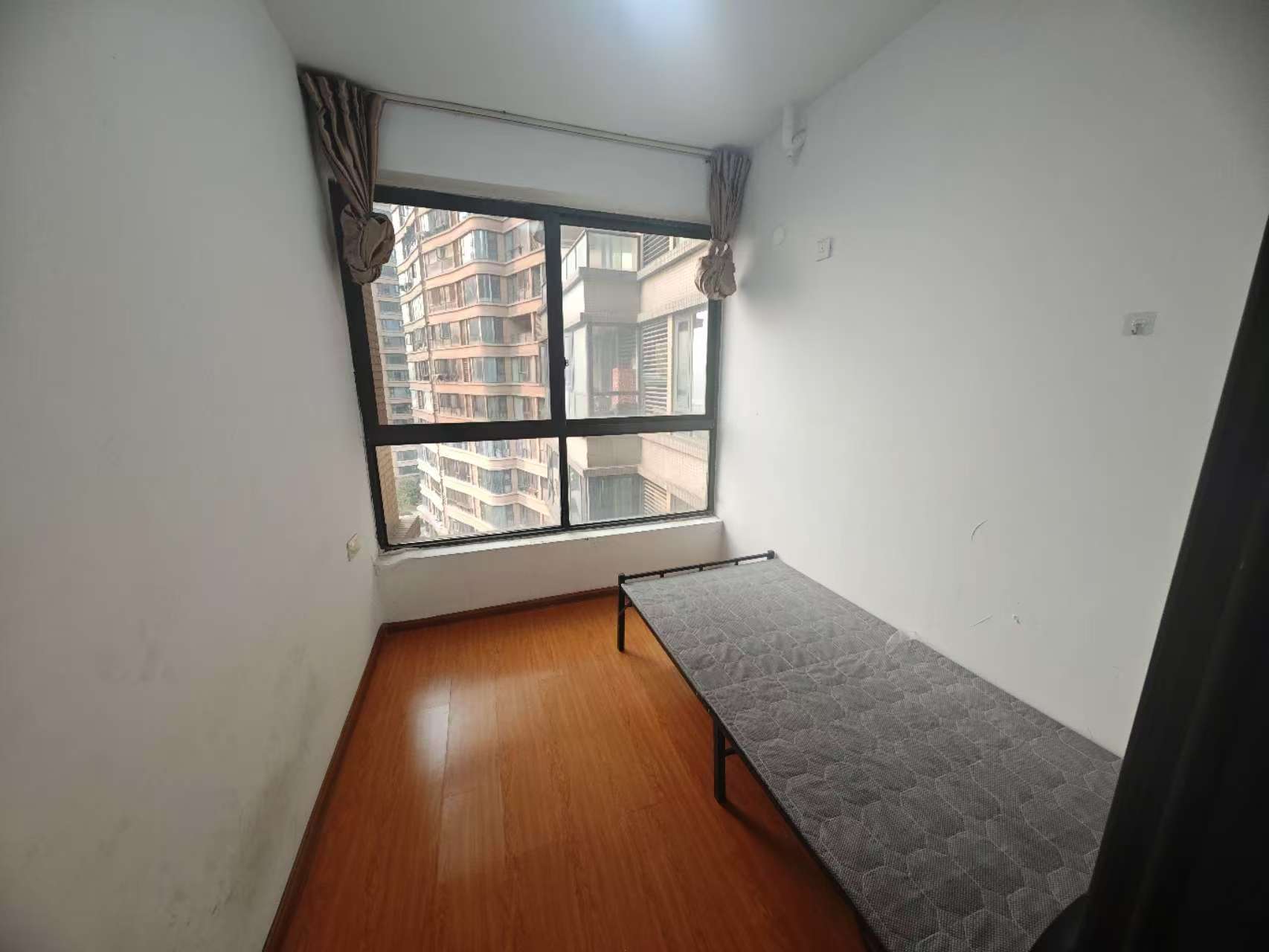 湘江雅颂居 3室2厅1卫 2000.0元/月 湘江雅颂居 3室2厅1卫 2000.0元/月室内图