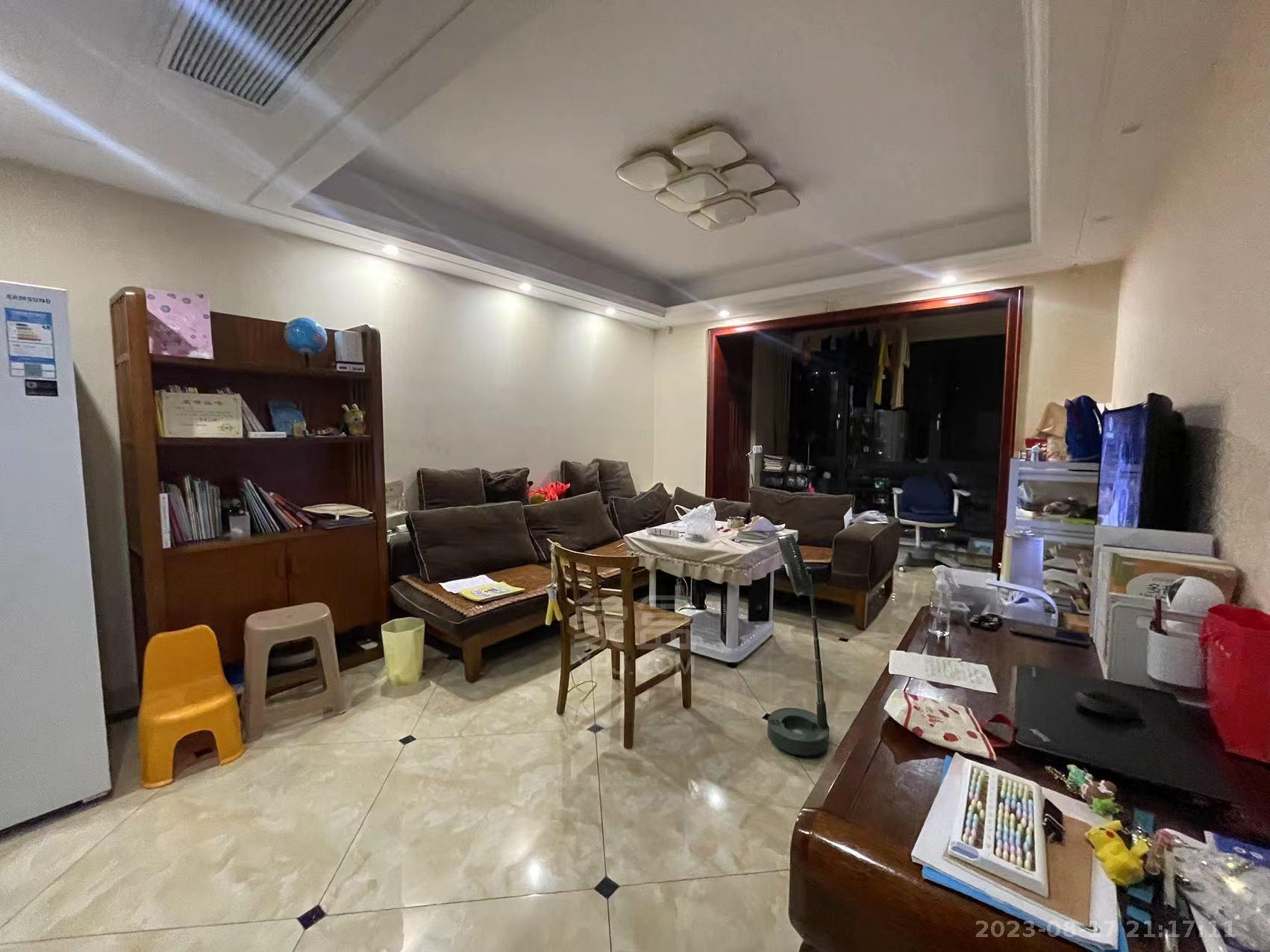 中建御山和苑  3室2厅2卫   2500.00元/月室内图