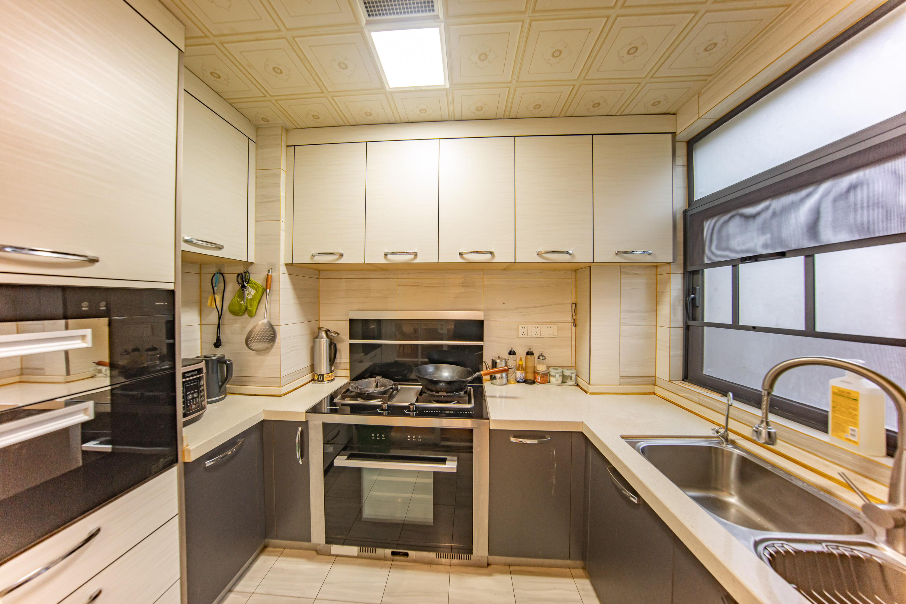 南山十里天池 3室2厅2卫 88.0万 南山十里天池 3室2厅2卫 88.0万厨房