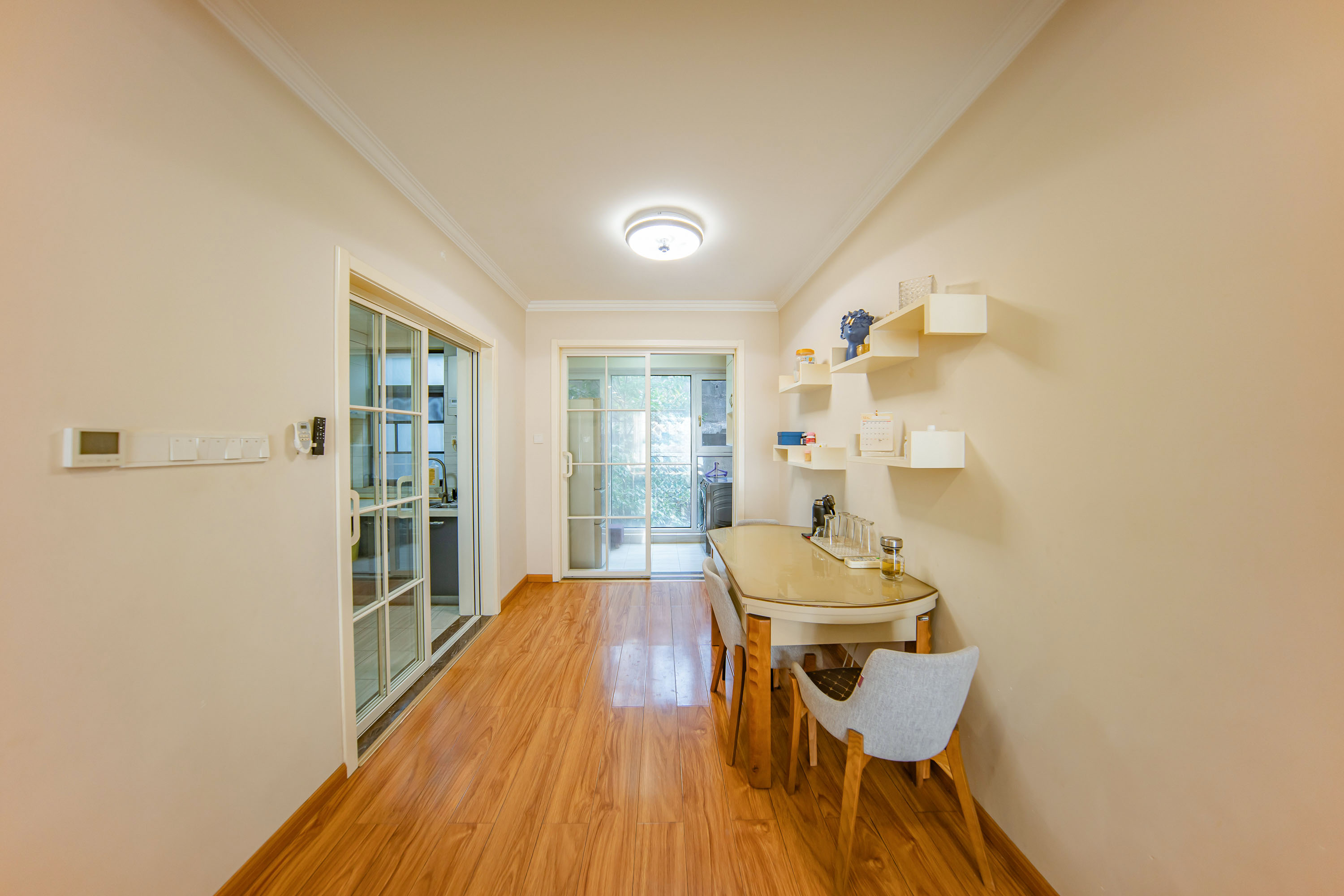 南山十里天池 3室2厅2卫 88.0万 南山十里天池 3室2厅2卫 88.0万客厅