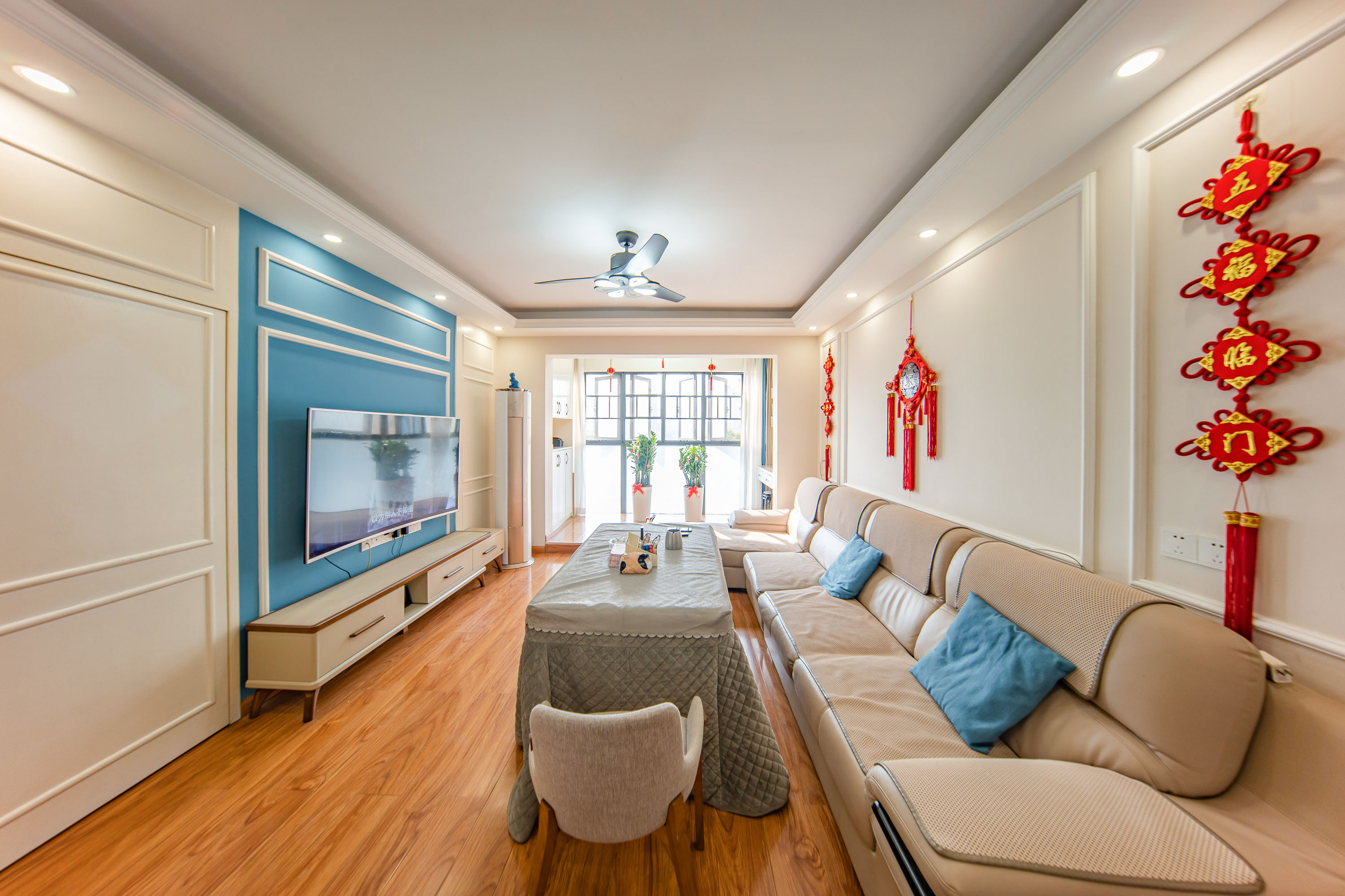 南山十里天池 3室2厅2卫 88.0万 南山十里天池 3室2厅2卫 88.0万客厅