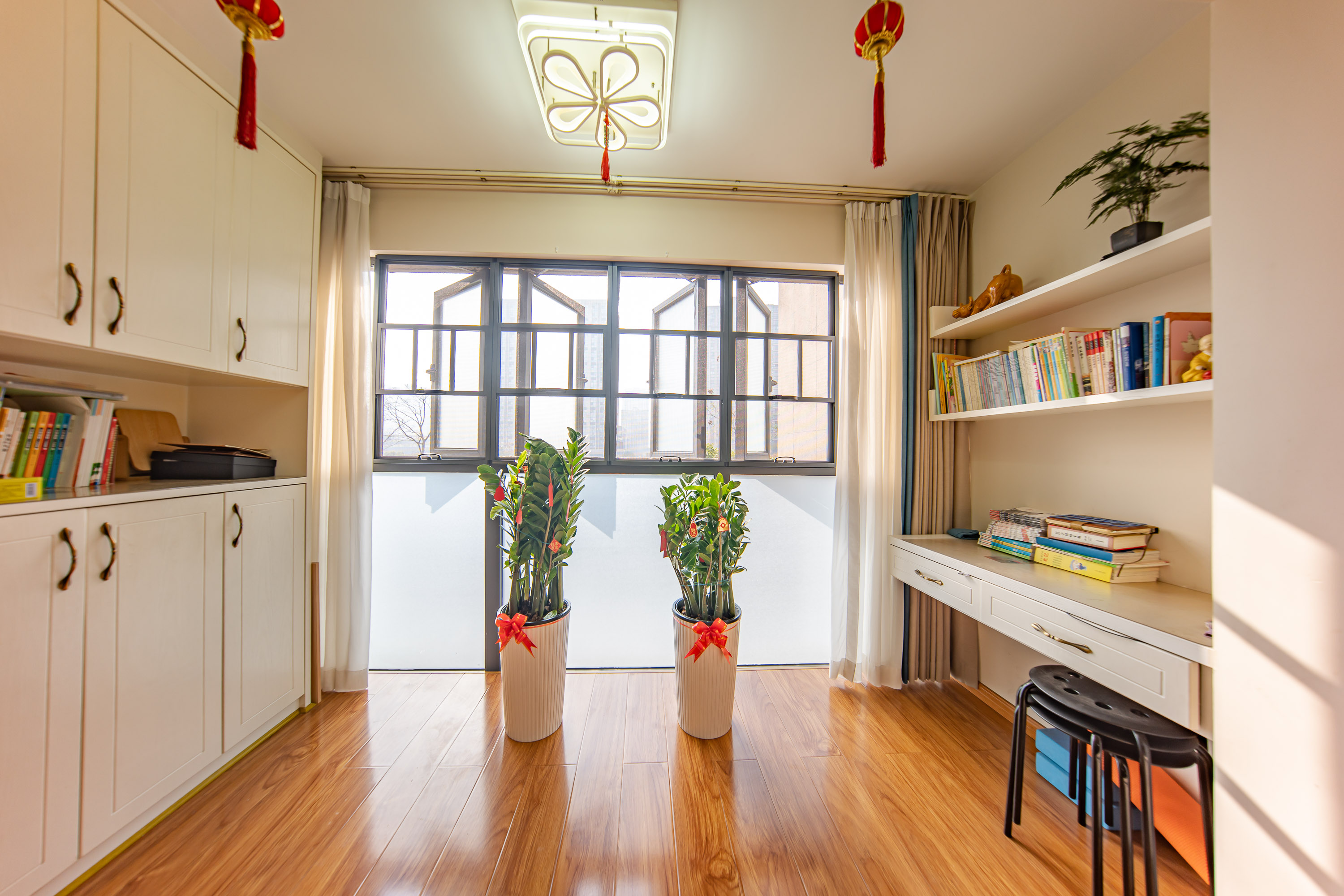 南山十里天池 3室2厅2卫 88.0万 南山十里天池 3室2厅2卫 88.0万阳台