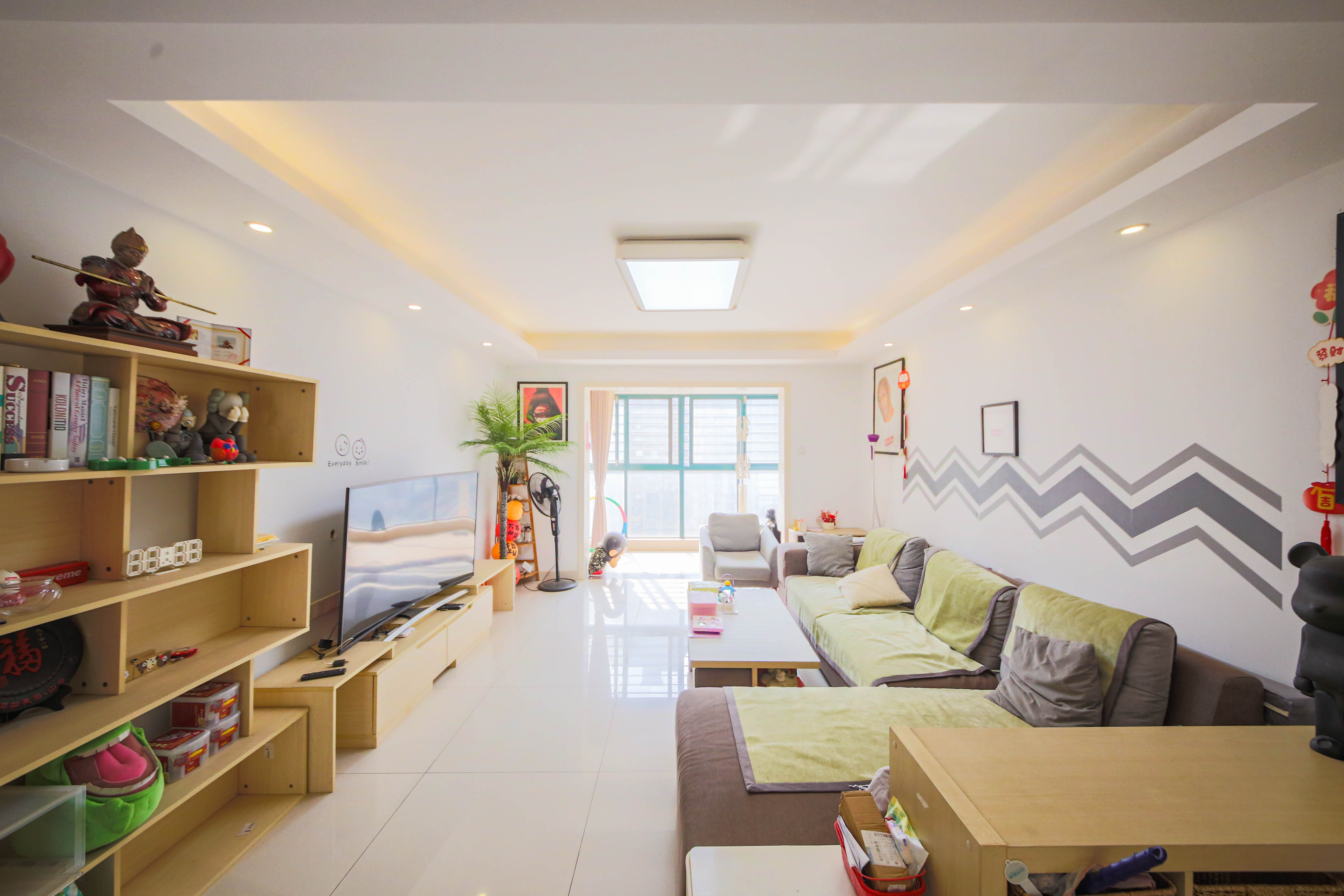 克拉美丽山庄(晟领国际) 4室2厅2卫 140.0万 克拉美丽山庄(晟领国际) 4室2厅2卫 140.0万客厅