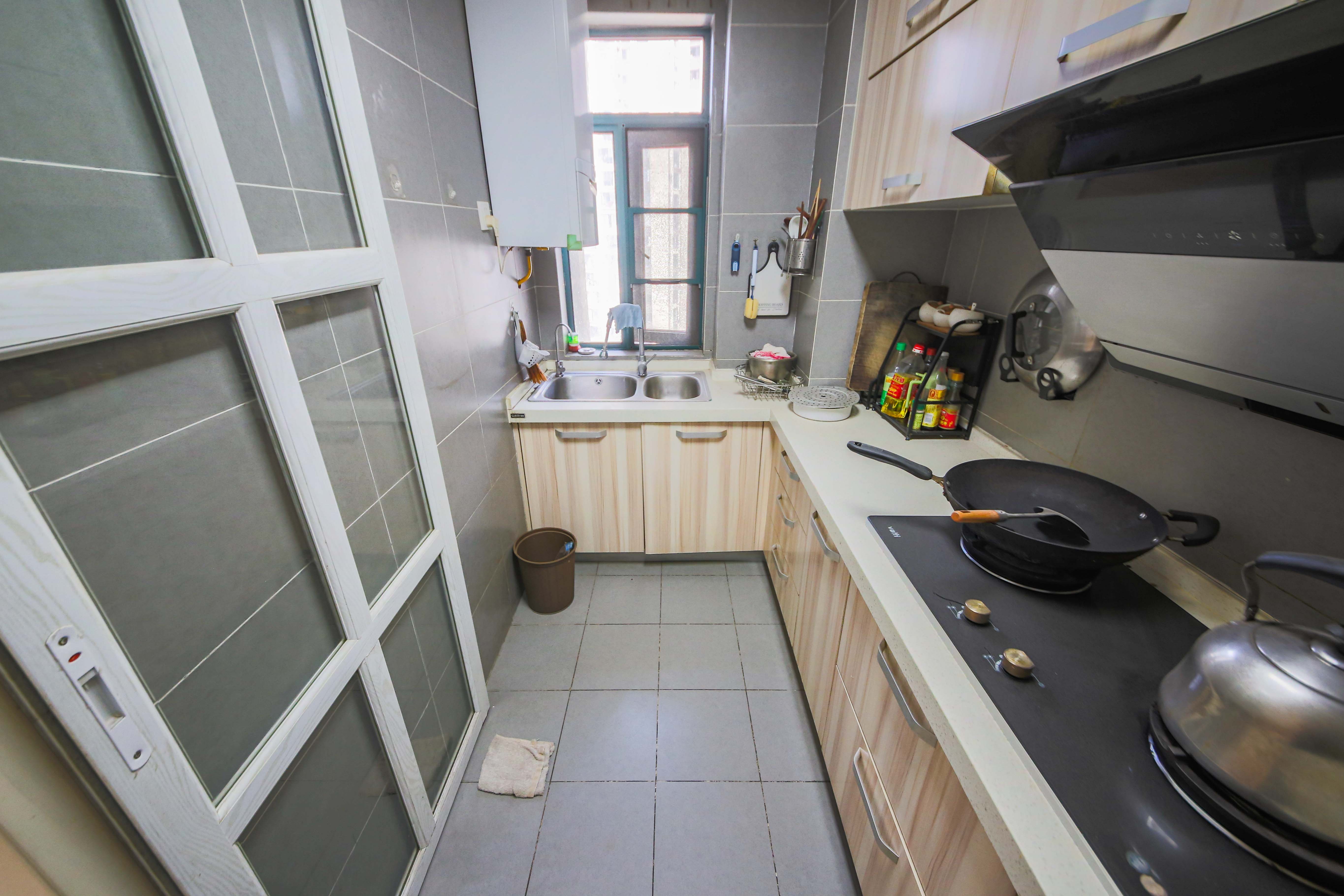 克拉美丽山庄(晟领国际) 4室2厅2卫 140.0万 克拉美丽山庄(晟领国际) 4室2厅2卫 140.0万厨房