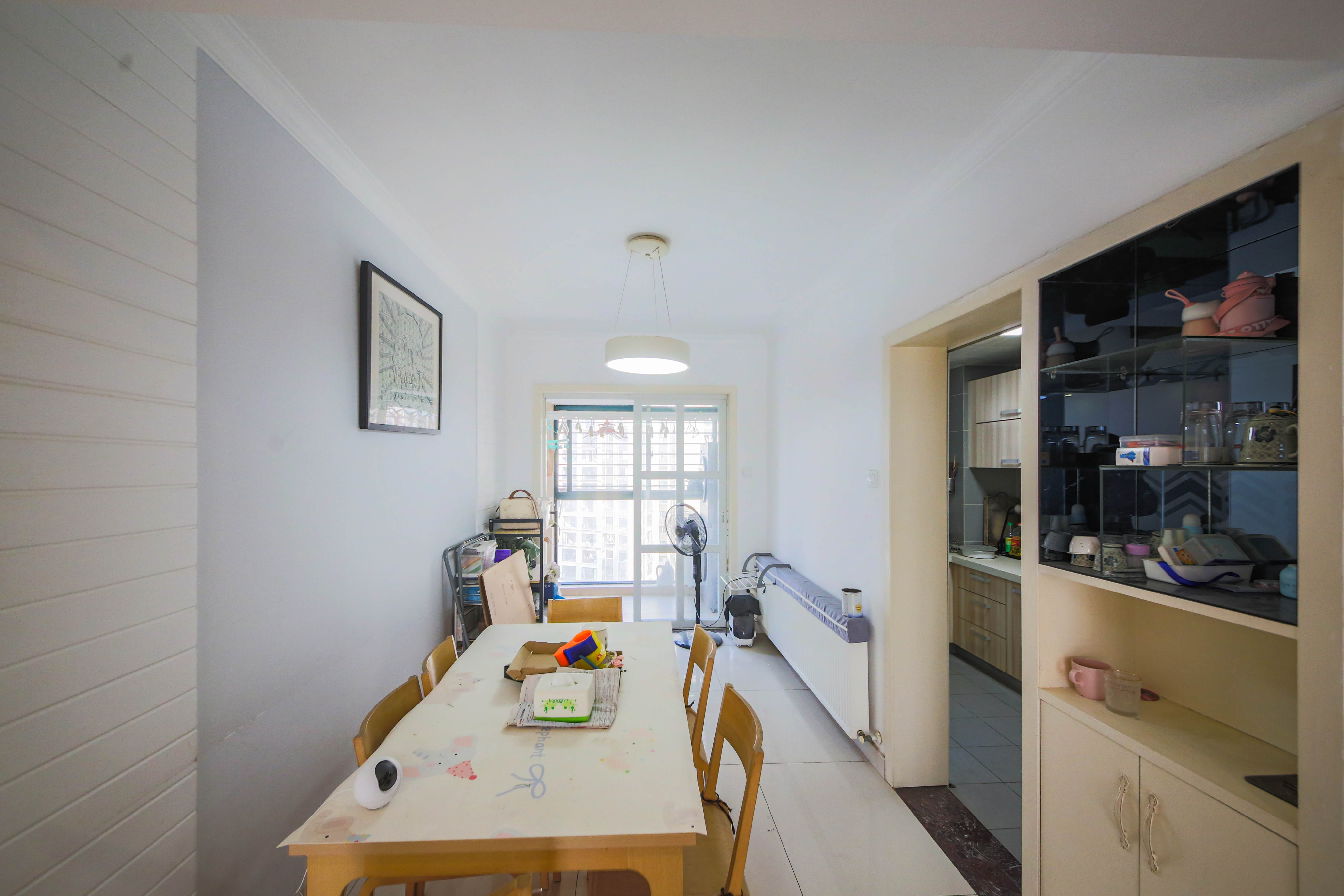 克拉美丽山庄(晟领国际) 4室2厅2卫 140.0万 克拉美丽山庄(晟领国际) 4室2厅2卫 140.0万客厅