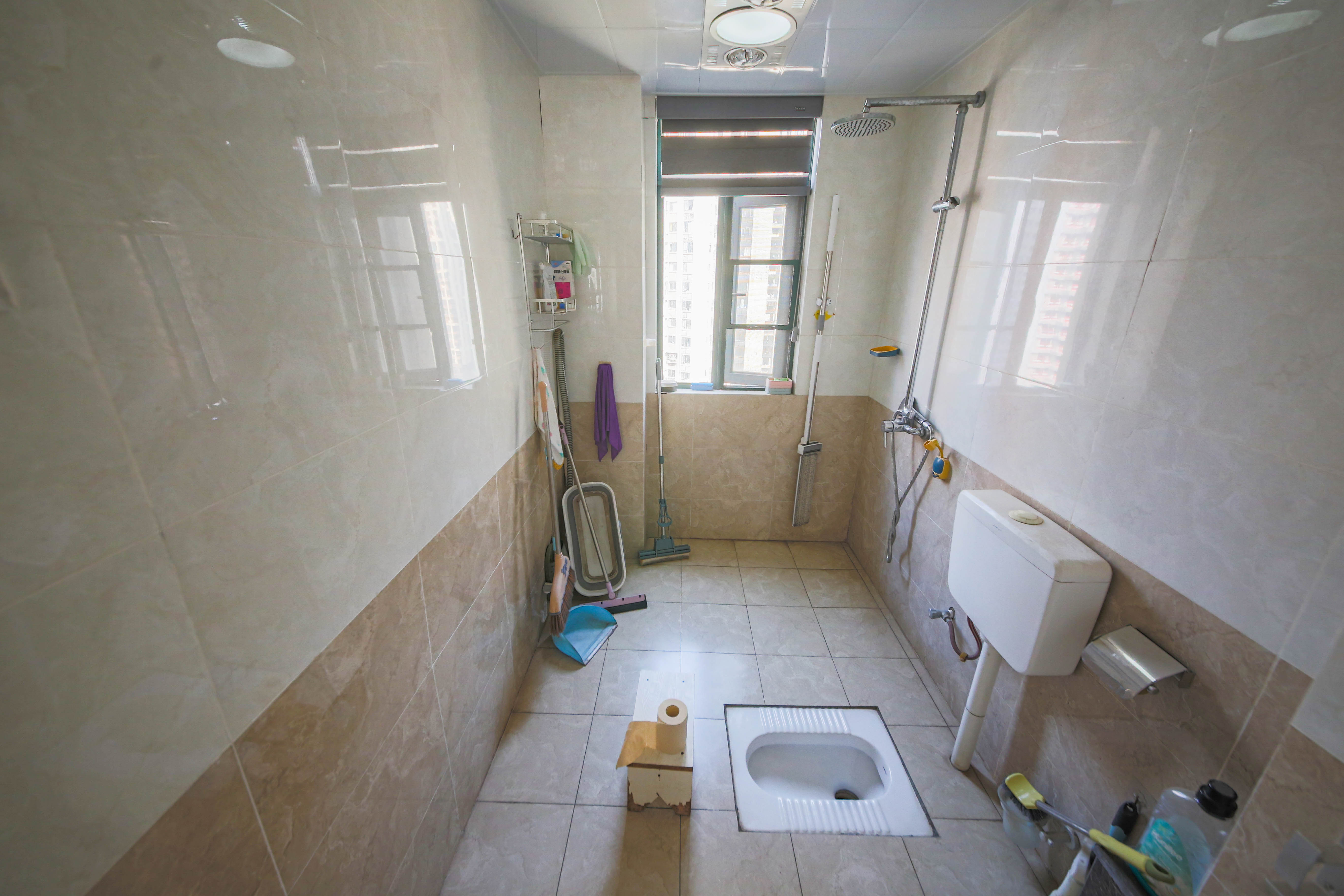 克拉美丽山庄(晟领国际) 4室2厅2卫 140.0万 克拉美丽山庄(晟领国际) 4室2厅2卫 140.0万卫生间