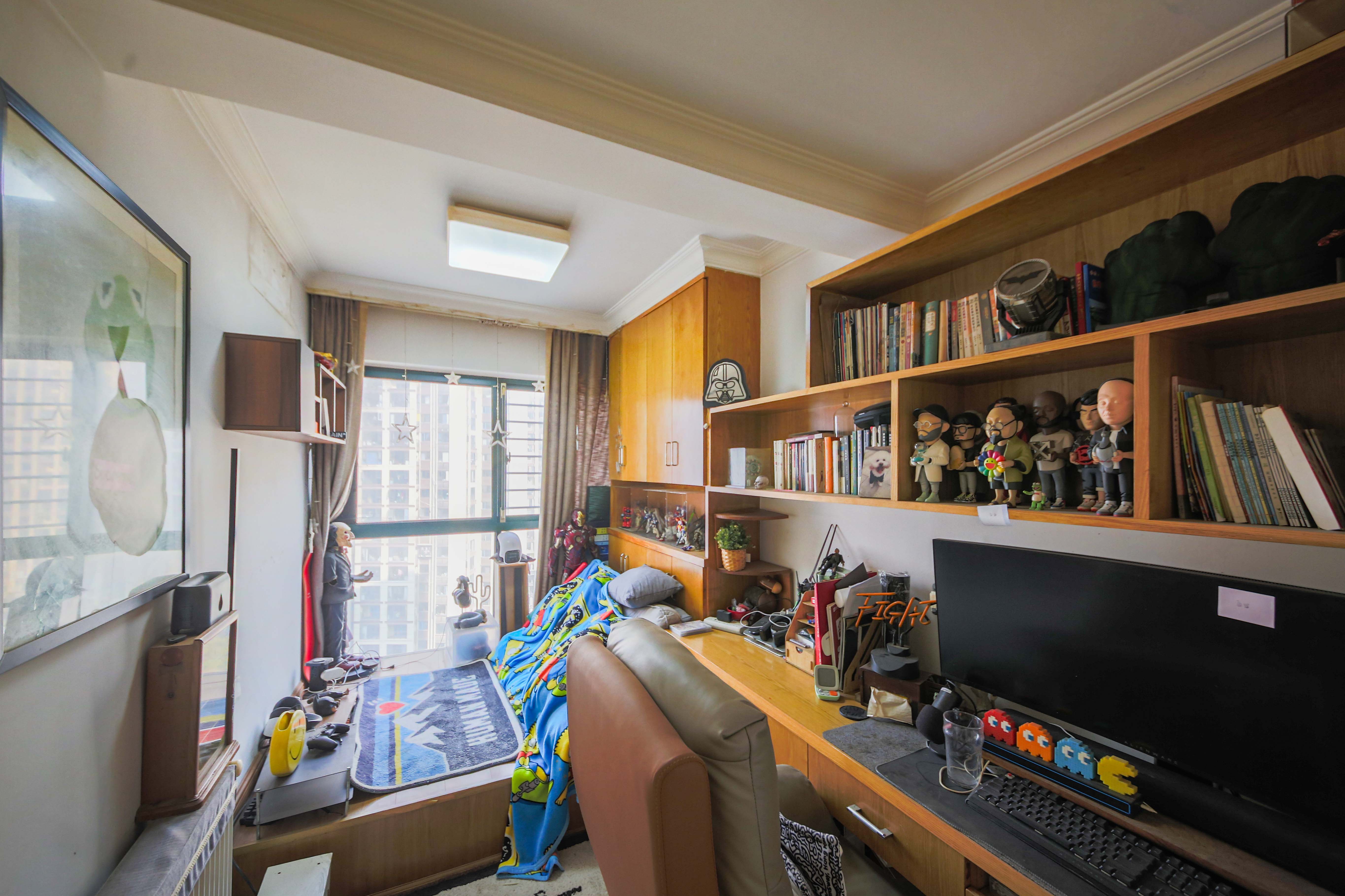 克拉美丽山庄(晟领国际) 4室2厅2卫 140.0万 克拉美丽山庄(晟领国际) 4室2厅2卫 140.0万卧室