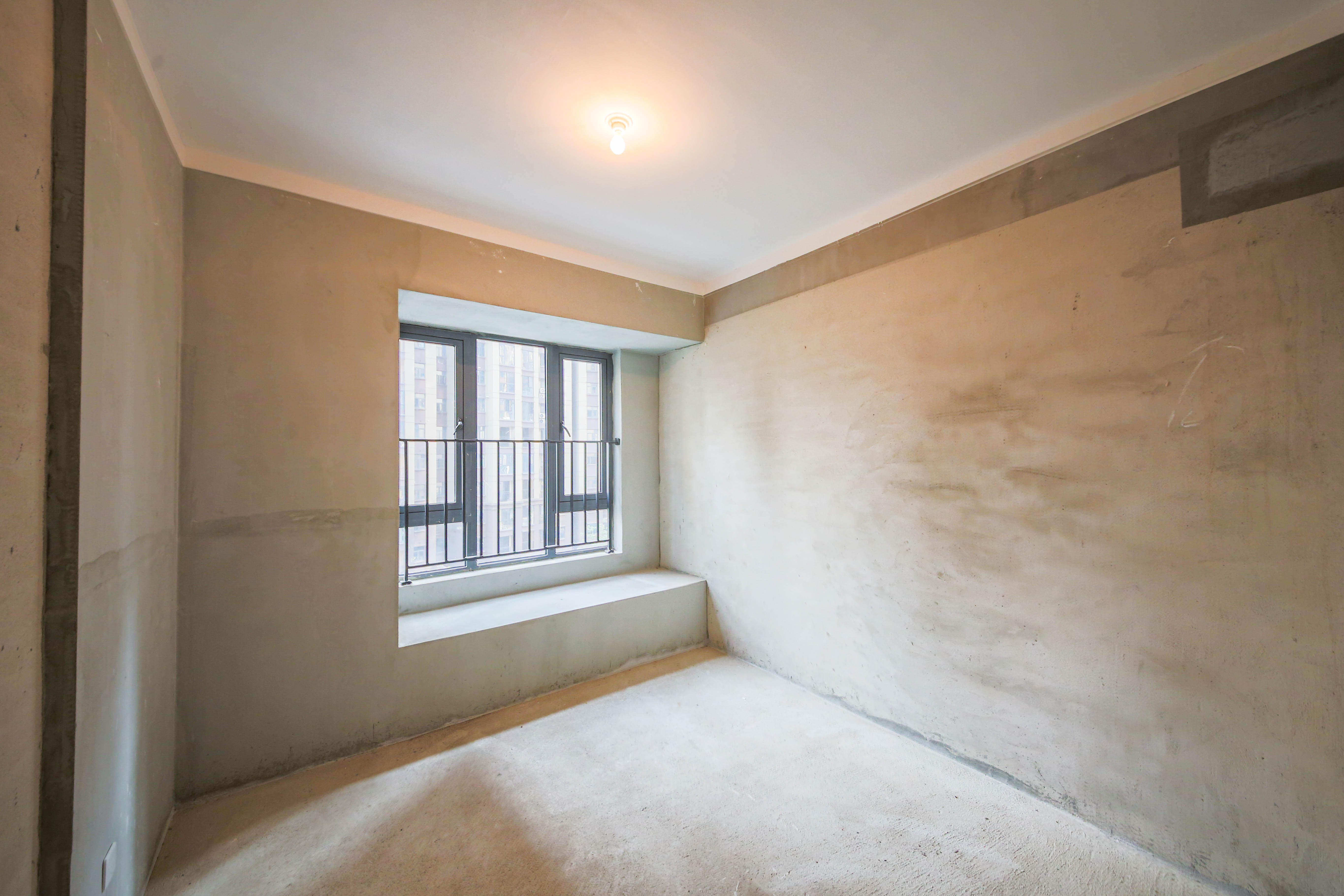 中建钰和城  4室2厅3卫    260.0万 中建钰和城  4室2厅3卫    260.0万卧室