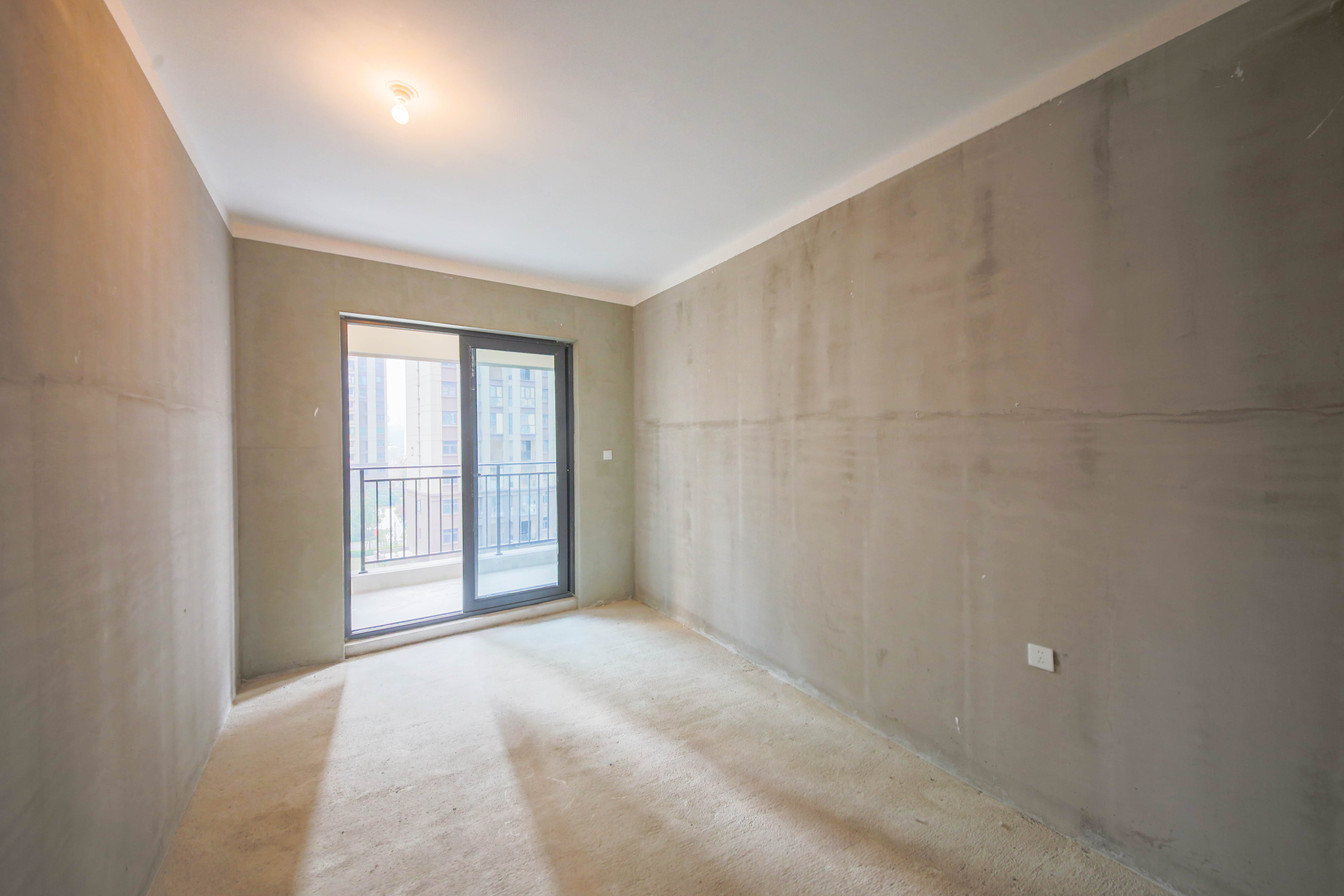 中建钰和城  4室2厅3卫    260.0万 中建钰和城  4室2厅3卫    260.0万卧室