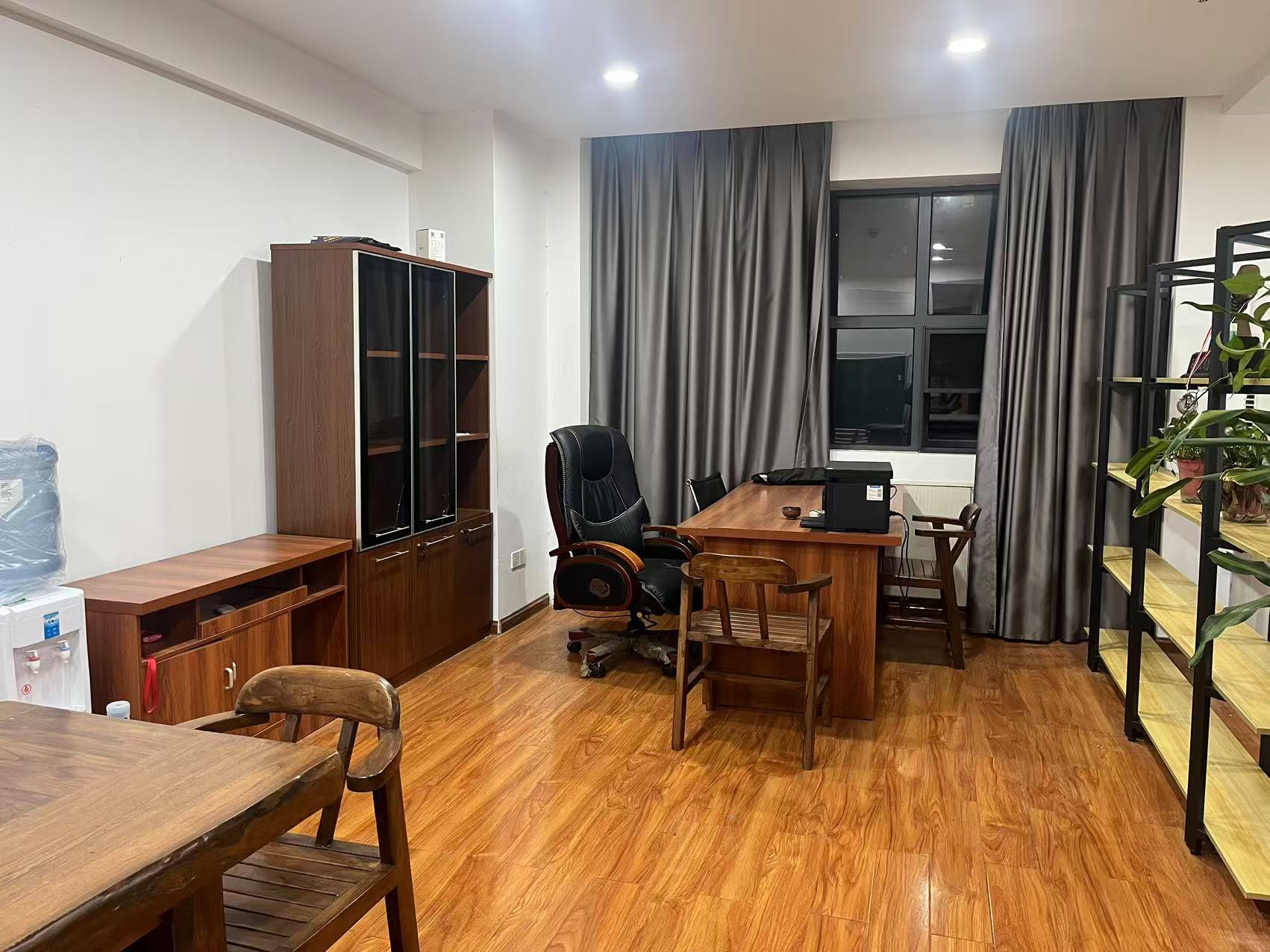 华晨御园 1室1厅1卫 3300.0元/月 华晨御园 1室1厅1卫 3300.0元/月室内图