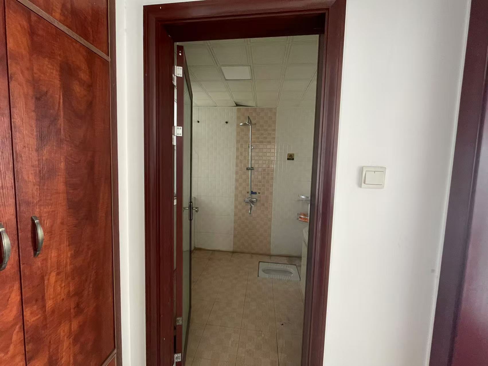 鸿泰国际 2室1厅2卫 2980.0元/月 鸿泰国际 2室1厅2卫 2980.0元/月室内图