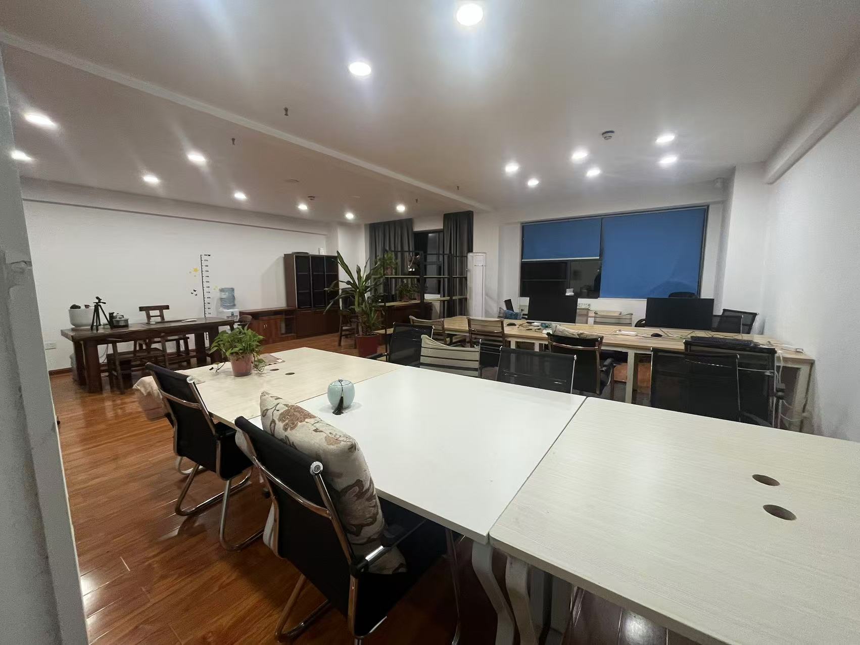 华晨御园 1室1厅1卫 3300.0元/月 华晨御园 1室1厅1卫 3300.0元/月室内图